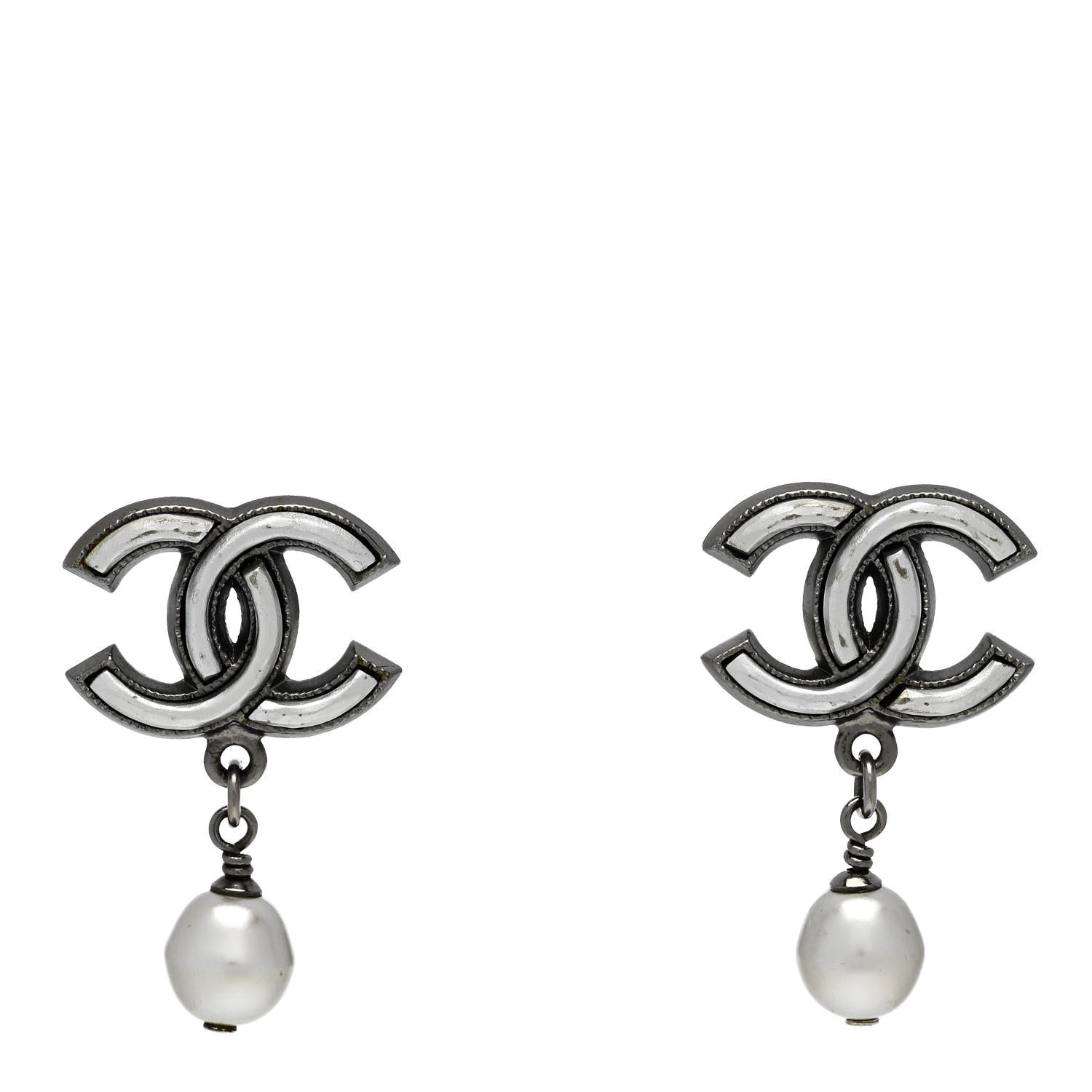 CHANEL広夢様 CHANEL Pearl CC Drop Earrings Ruthenium Grey 1697192