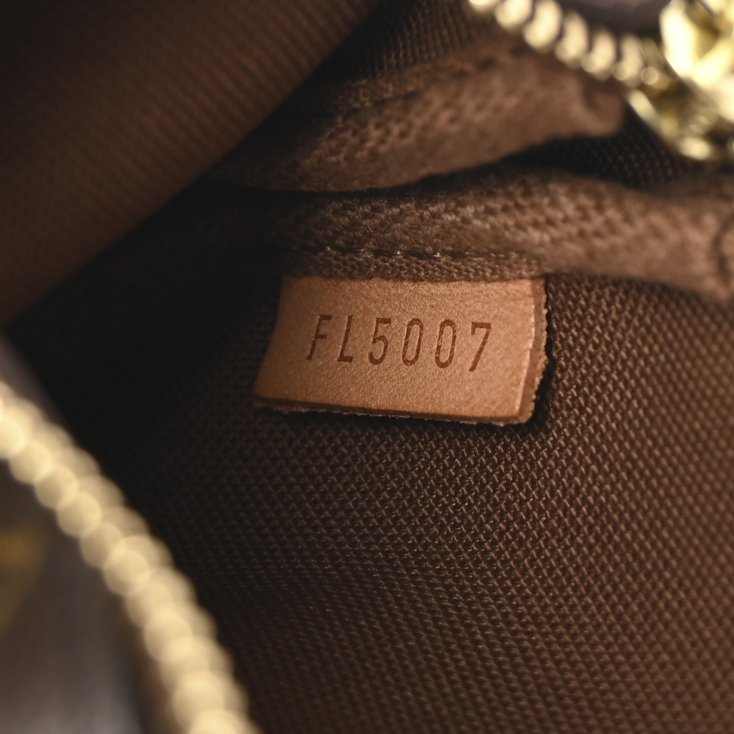 LOUIS VUITTON　ミニポーチ LOUIS VUITTON Monogram Mini Pochette Accessories 1686593