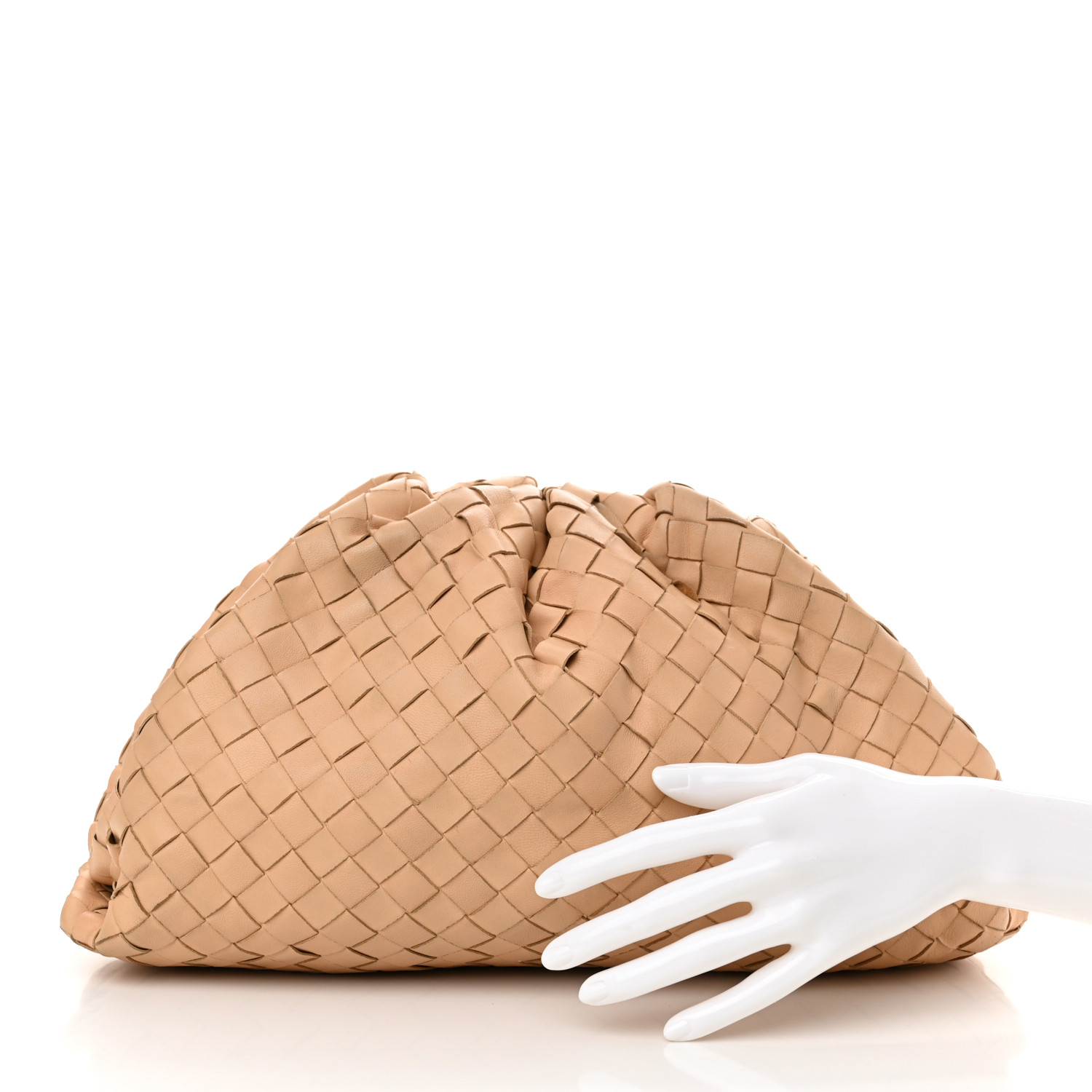 クラッチバッグ BOTTEGA VENETA  clutch in woven nappa BOTTEGA VENETA Woven Nappa Clutch Red 925192 | FASHIONPHILE