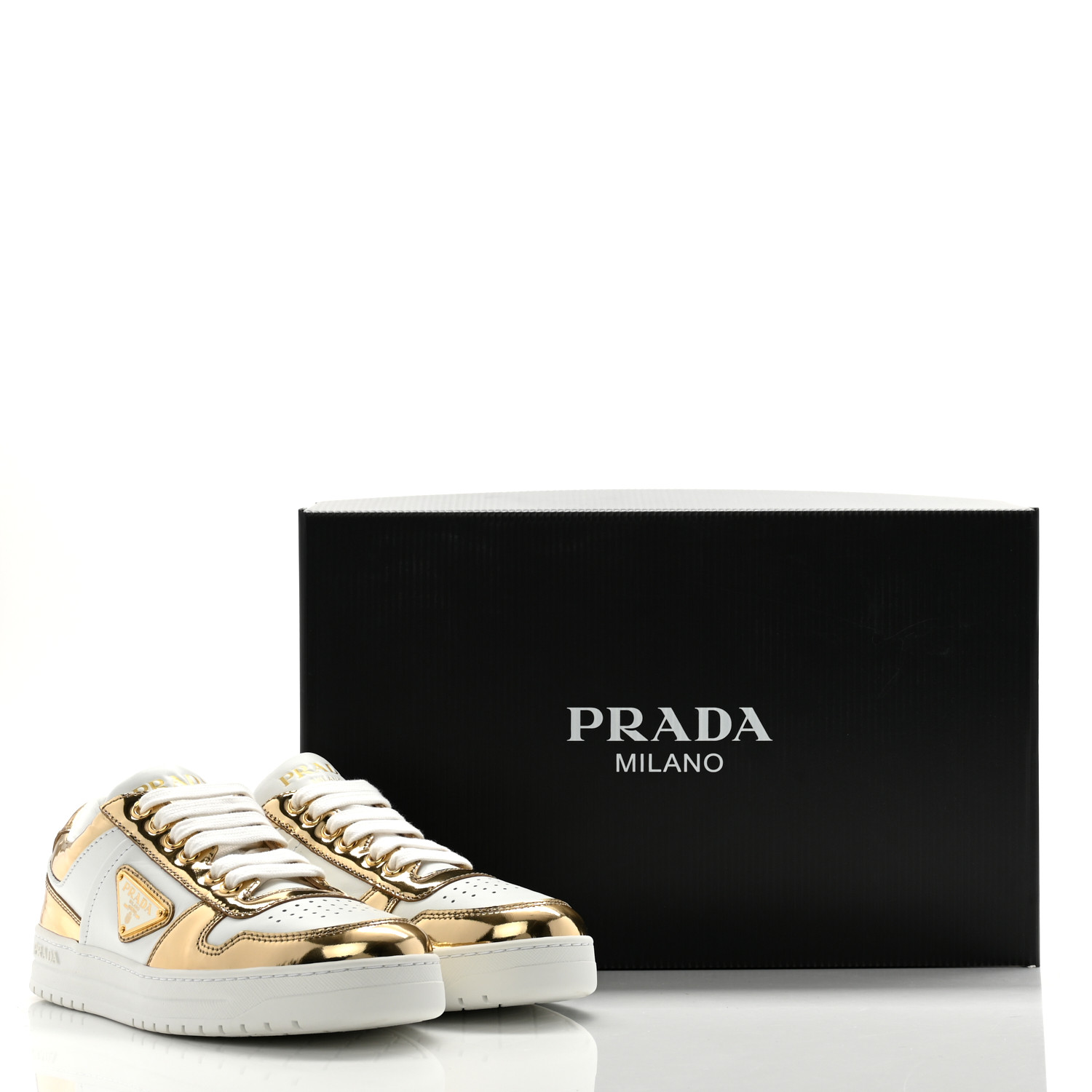 PRADA パンプス　ロゴプレート プラダ 三角ロゴプレートパンプス 36.5