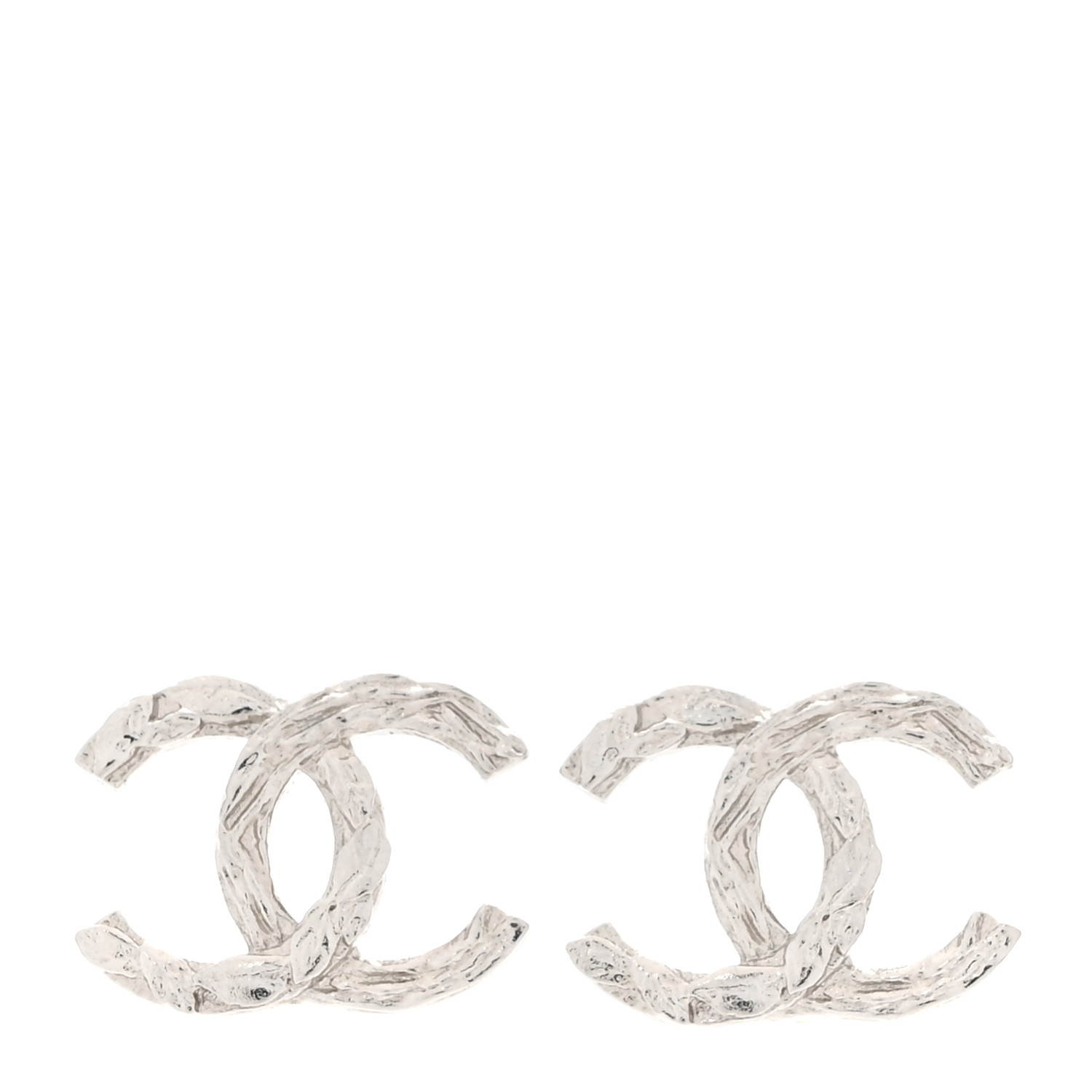 るる CHANEL Metal CC Textured Earrings Silver 1703435 | FASHIONPHILE