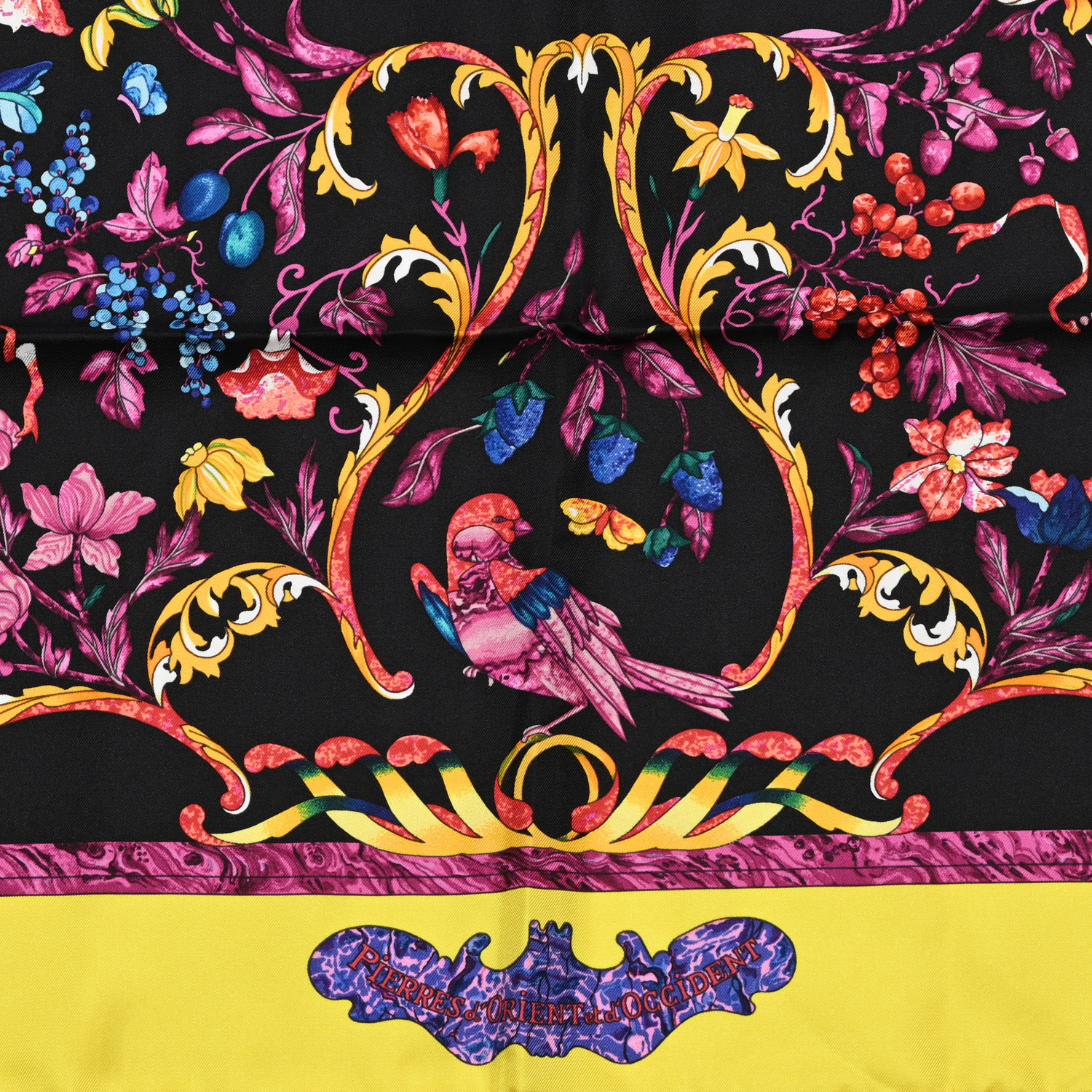 HERMESカレ90 PIERRES d'ORIENTet d'OCCIDENT HERMES Silk Pierres d'Orient et d'Occident Scarf 90 1666359