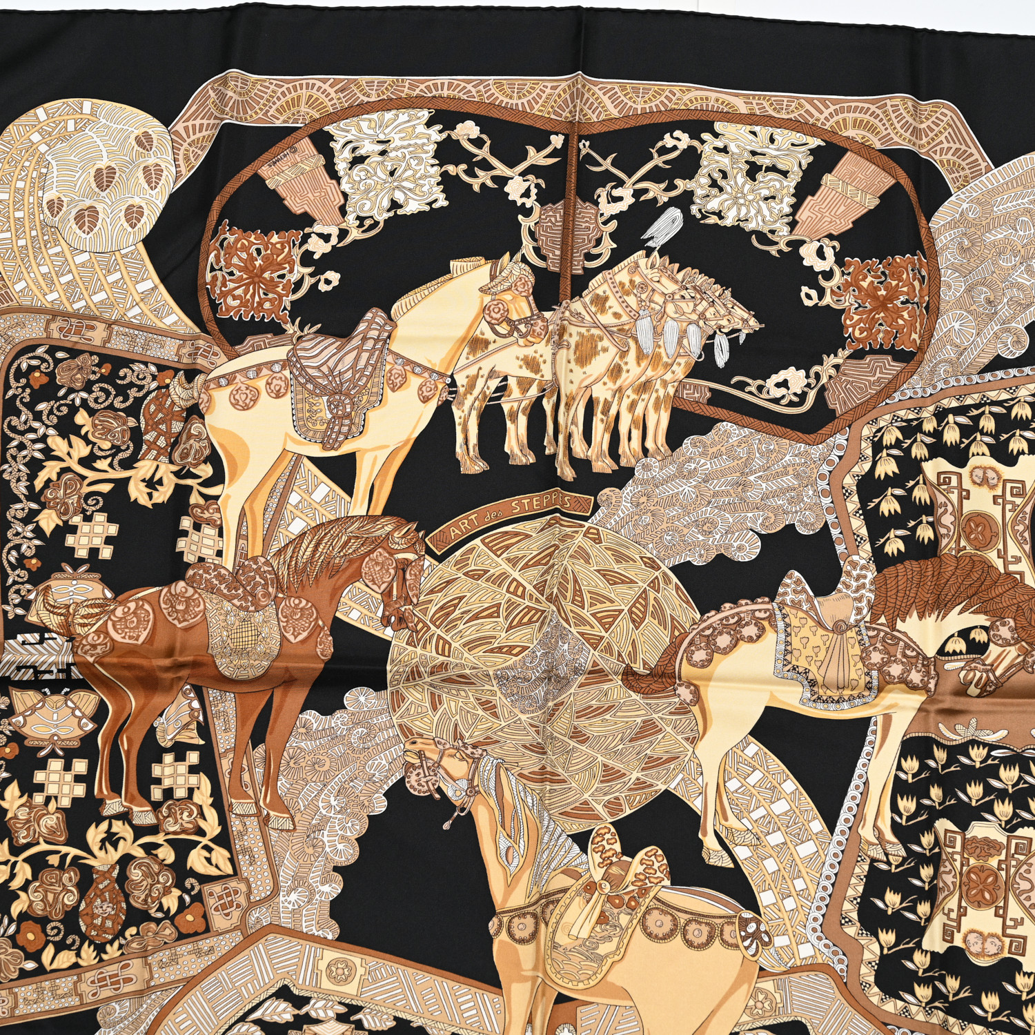 HERMESスカーフ　（カレ90 ART des STEPPES）　TO.226 HERMES Silk Art Des Steppes Scarf 90 1686718 | FASHIONPHILE