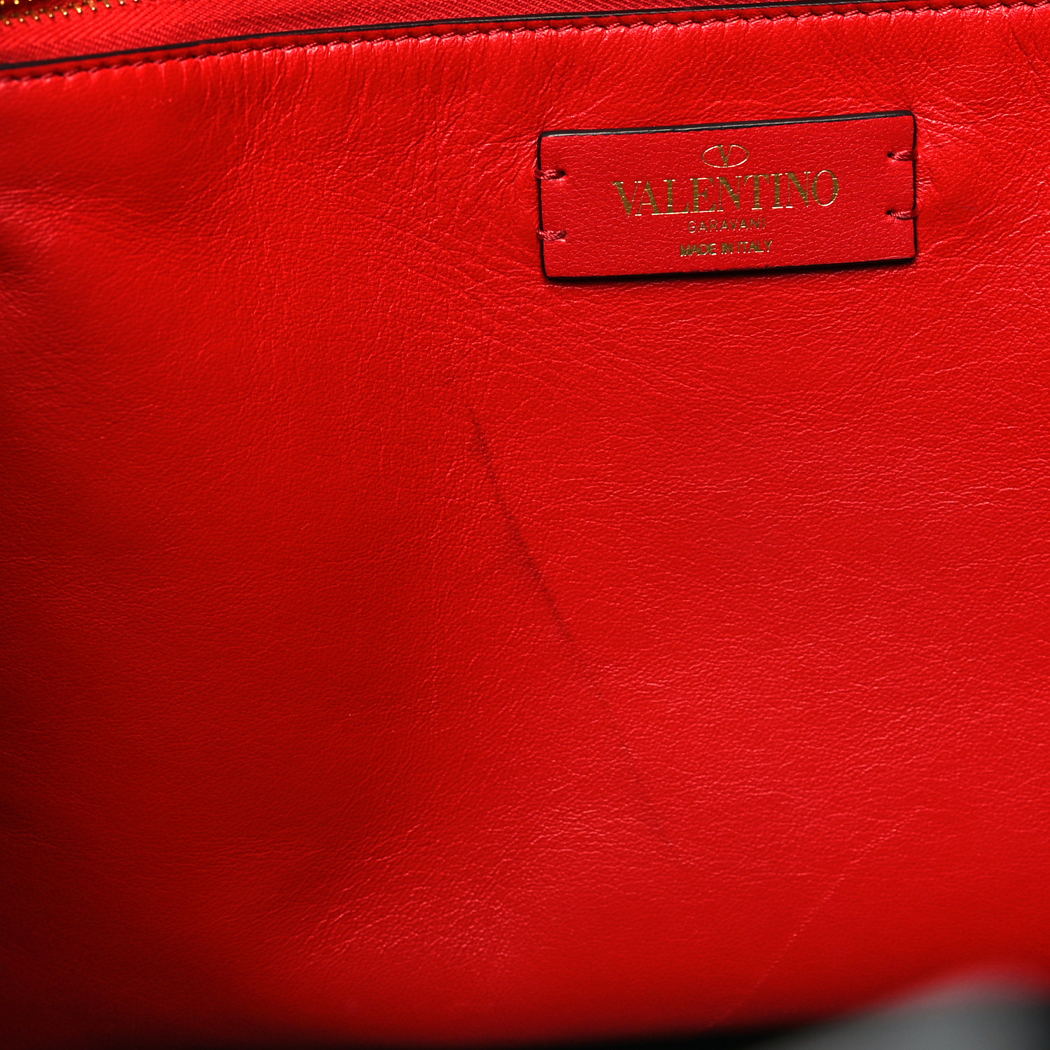 ■VALENTINO GARAVANI■VLogo Bold ラージレザートートバッグ VLogo Bold Large leather tote bag in black - Valentino