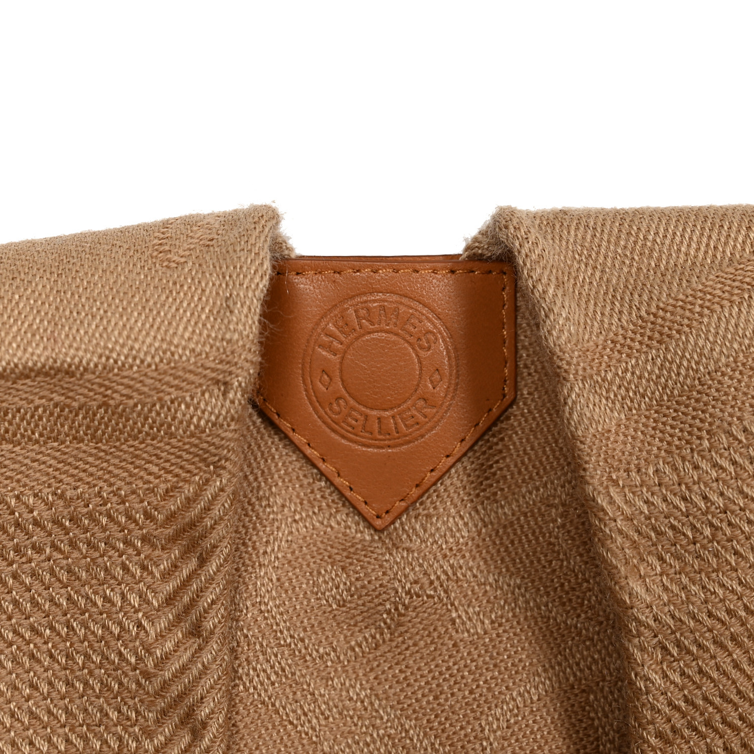 【こなれ感が一際UP】HERMES★Poncho New Libris New Libris reversible poncho | Hermès USA