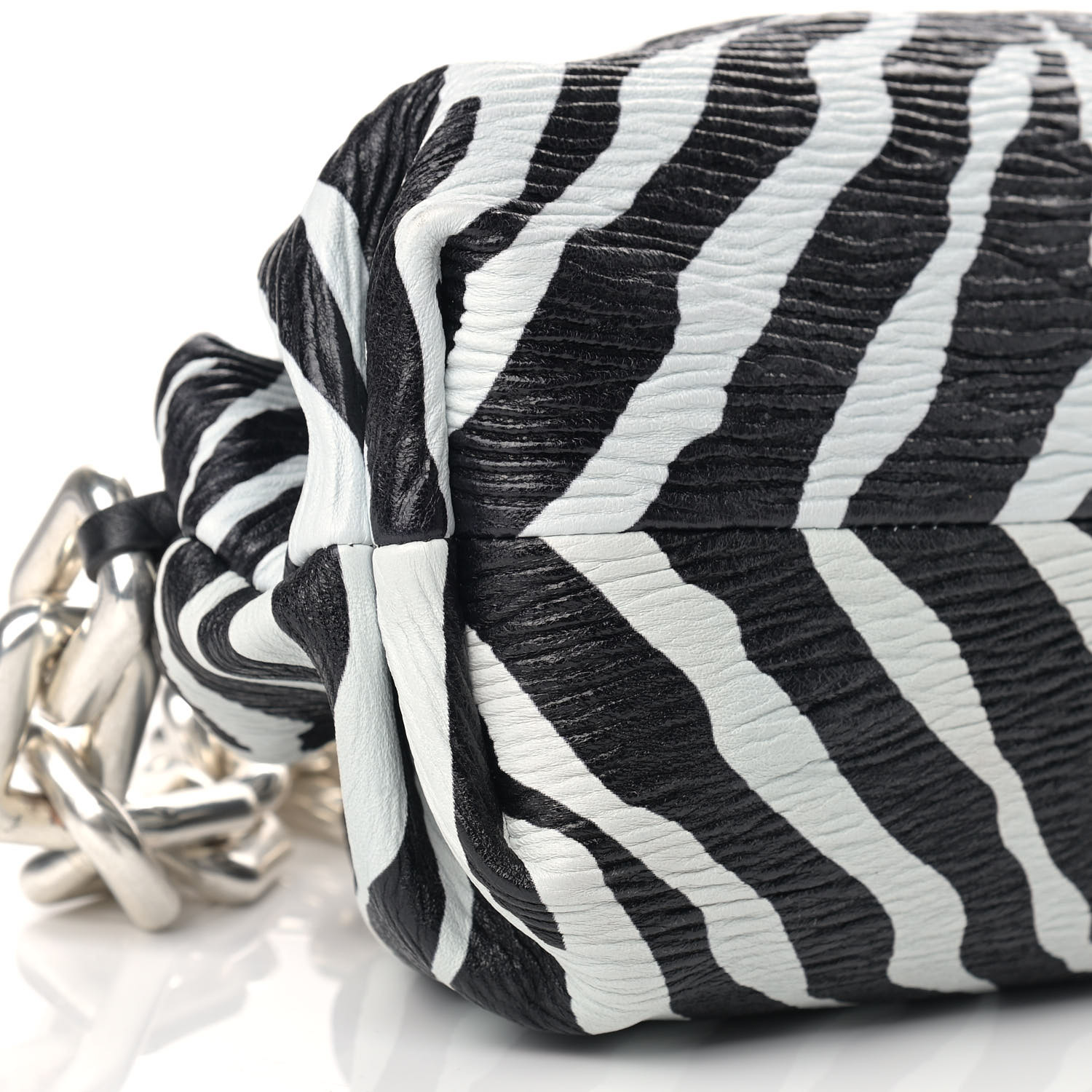 ☆セール☆BOTTEGA VENETA☆THE Chain Pouch ゼブラ バッグ image_62c0c668-cfee-4c86-8eed-