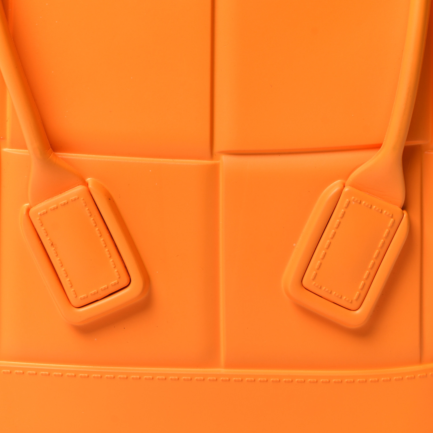 トートバッグ Bottega Veneta Arco Mini Rubber Shopping Bag Tangerine BOTTEGA VENETA Rubber Maxi Intrecciato Mini Arco Tote