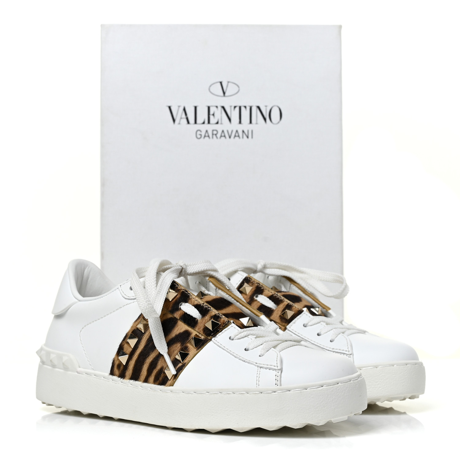 valentino garavani - beauty❤︎ Valentino Garavani Rockstud Large Envelope Clutch Bag