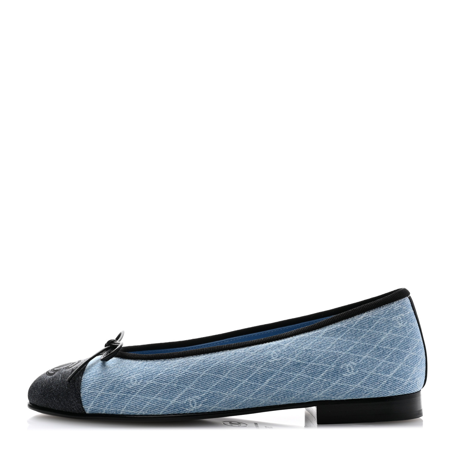 送料込◆入手困難品♪【CHANEL】Ballerina Flats デニム navy Chanel 23B Printed Denim Blue White CC Logo Bow Tie Ballet