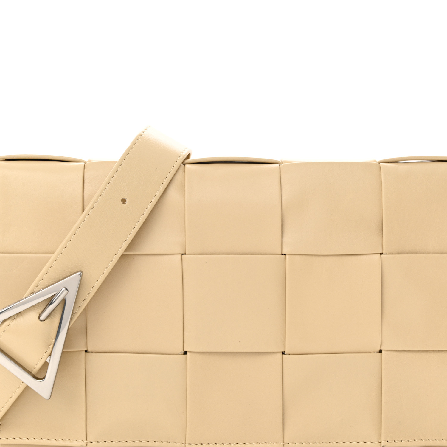 ポーチ BOTTEGA VENETA POCHETTE CASSETTE MEDIA Bottega Veneta Cassette Pouch Bag on Chain - Bergdorf Goodman