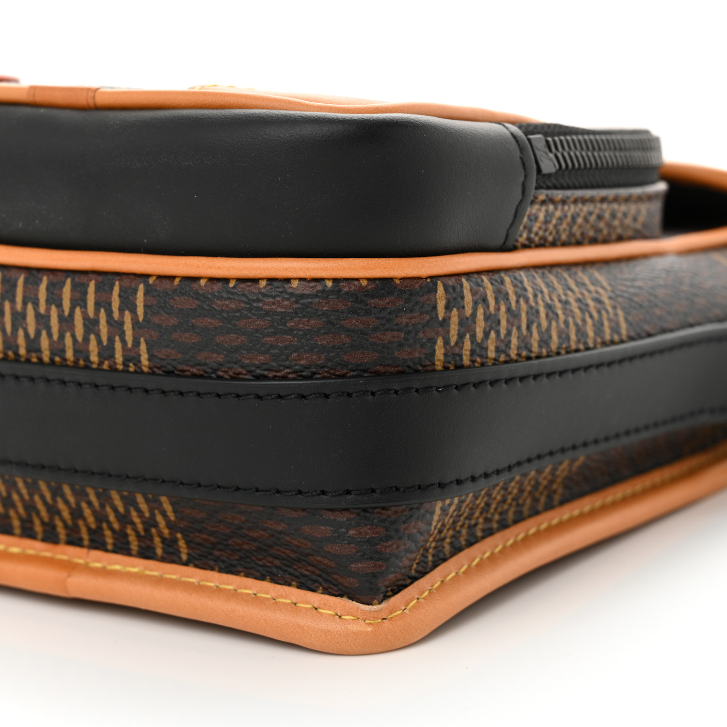 コラボ♪【LOUIS VUITTON x NIGO】Amazone Messenger Damier Louis Vuitton x Nigo Amazone Messenger Damier Ebene Giant