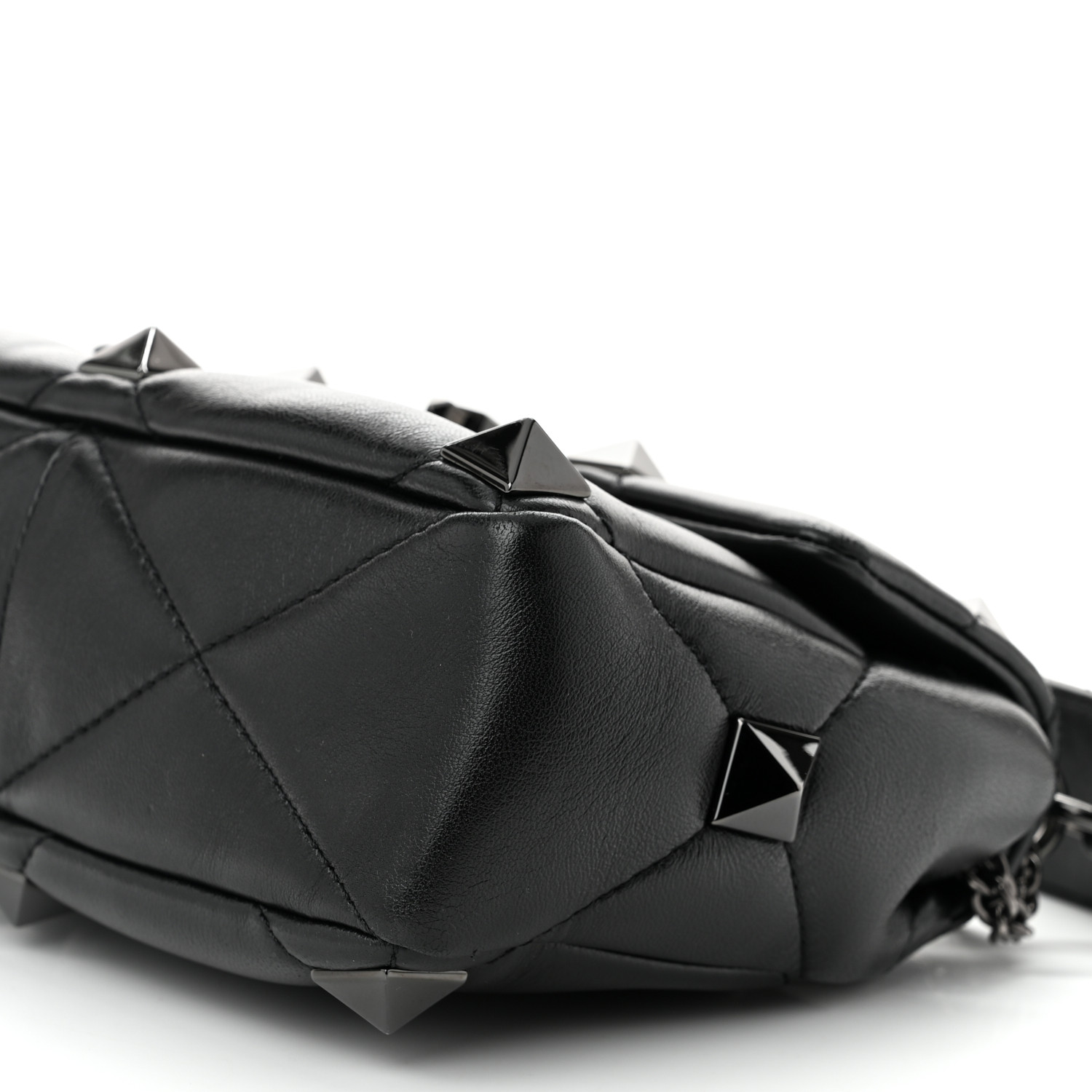【関税&送料込】Valentino Garavani Black Nappa Leather Roman VALENTINO GARAVANI Nappa Monochrome Small Roman Stud