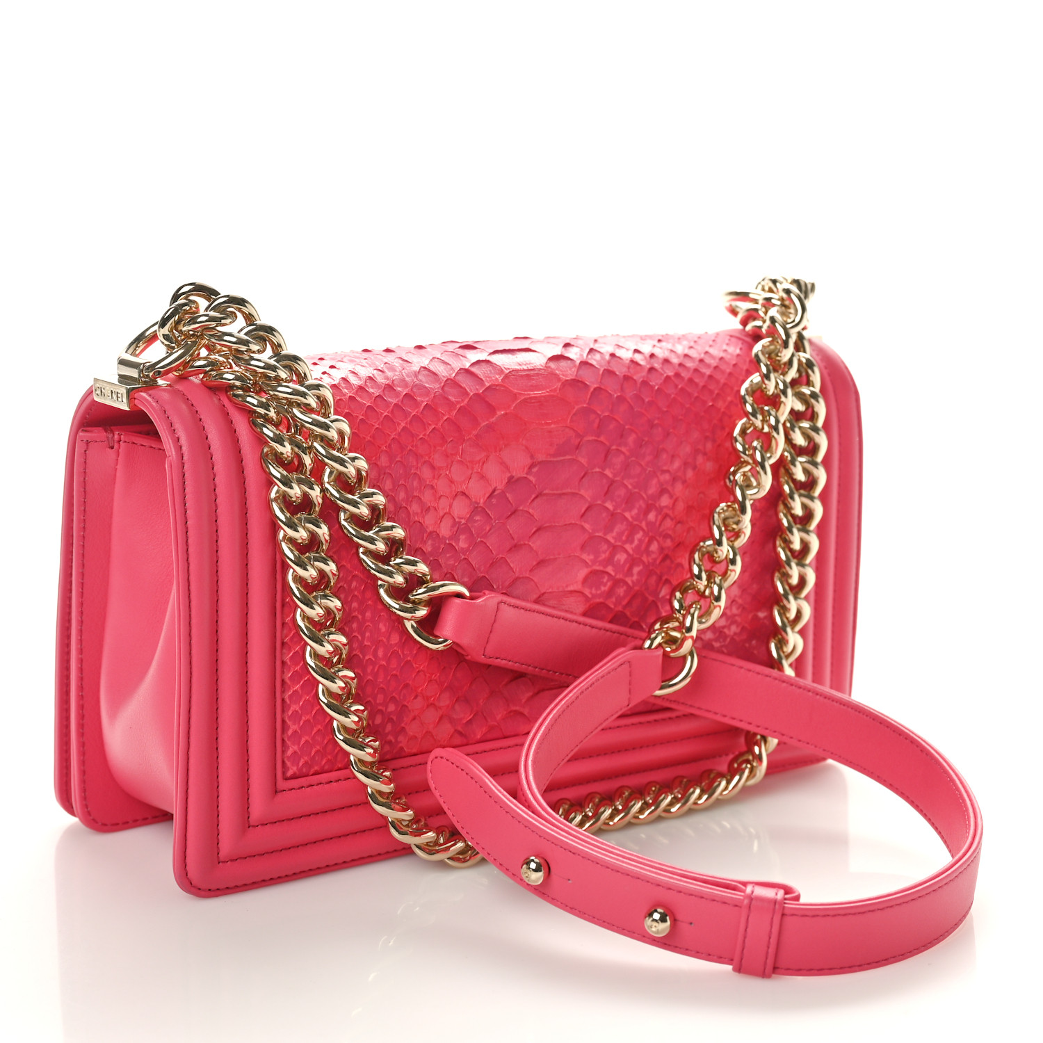 【ヴィンテージ】Rank:S☆Chanel Pink Boy Medium RSHW No17 Bag Chanel Pink Old Medium Boy Bag | Consign of the Times ™