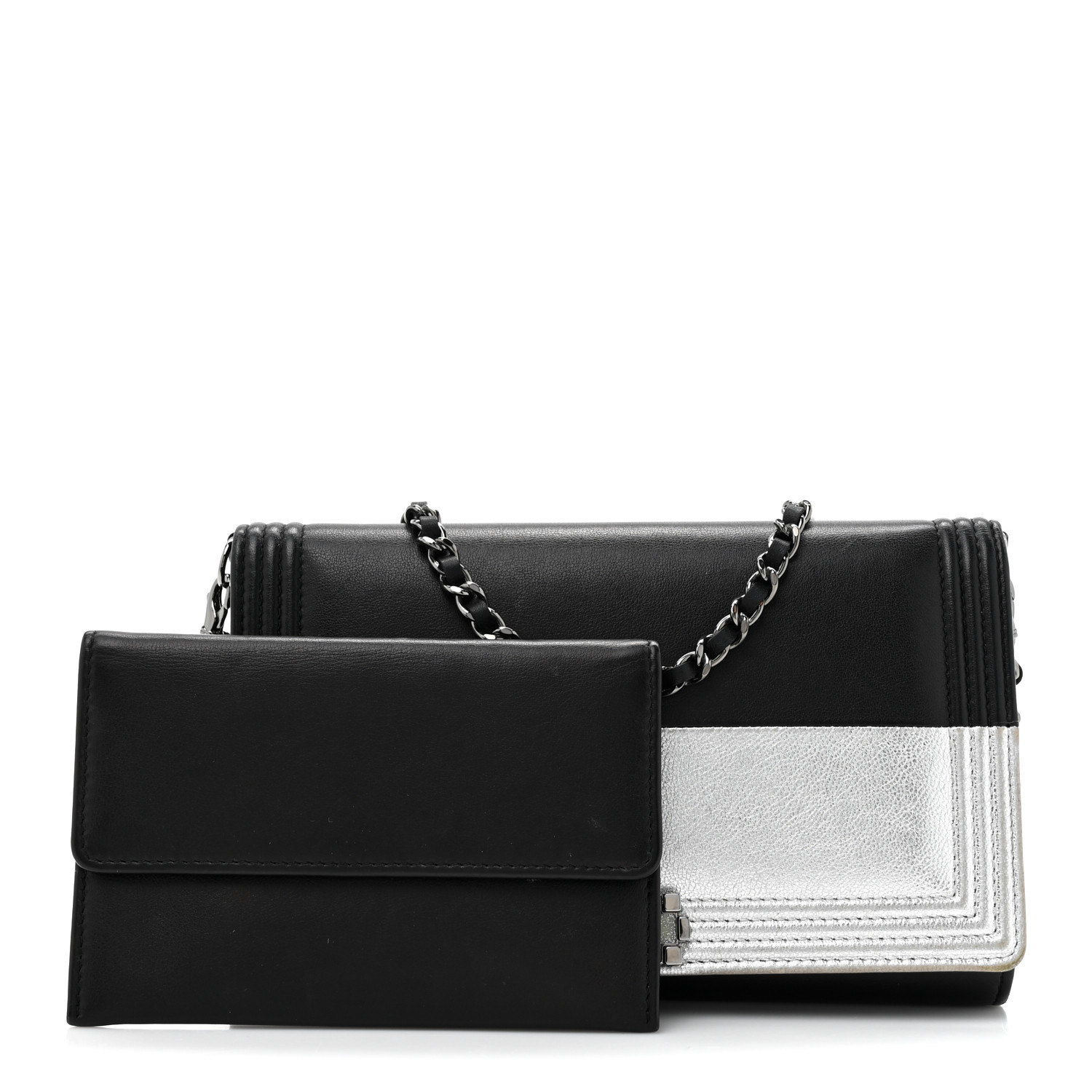 Wallet Body Bag／black × silver Chanel Quilted Lambskin Leather Wallet on Silver Chain Black