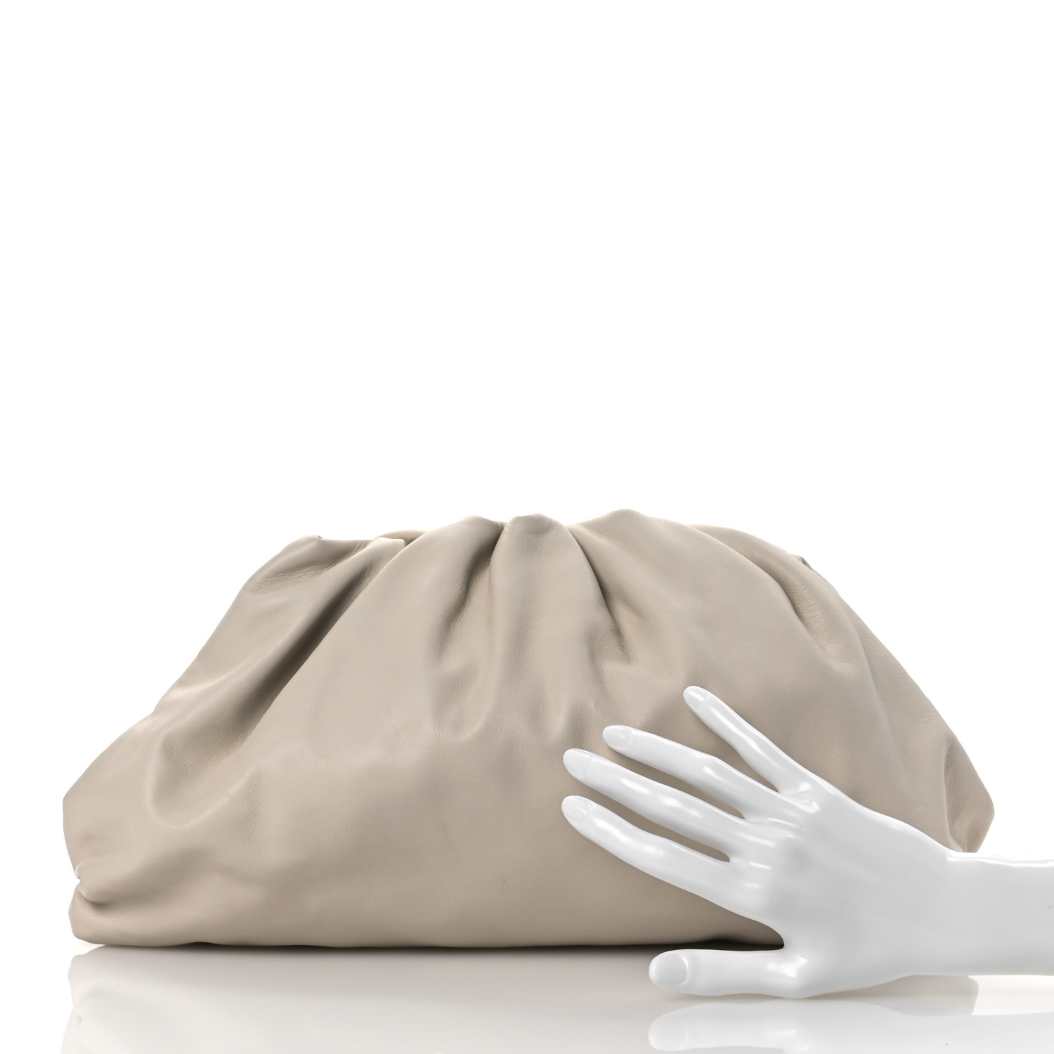 【Milk】bottega veneta BOTTEGA VENETA Smooth Butter Calf The Pouch Oversized Clutch