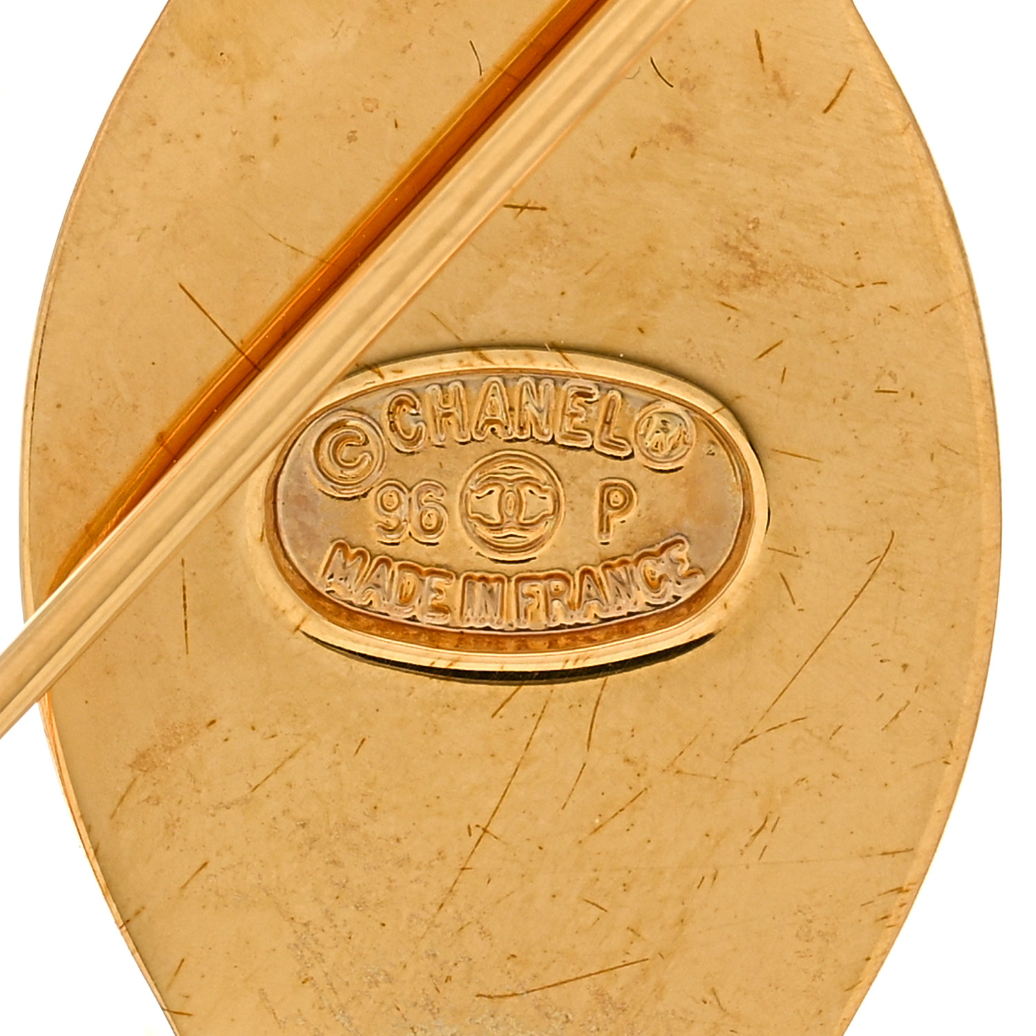 CHANEL Metal CC Turn Lock Brooch Gold 1677393 | FASHIONPHILE
