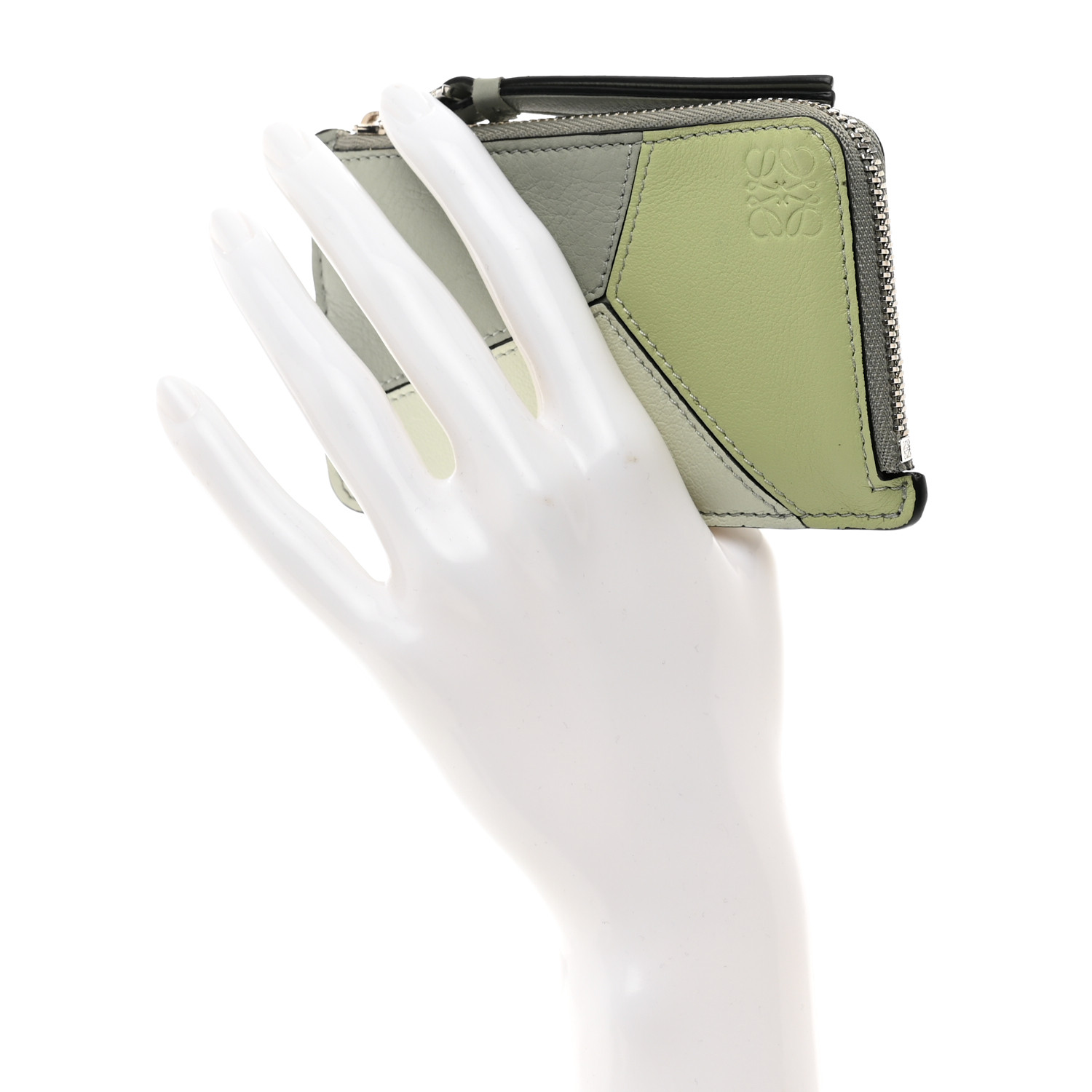 [Loewe] Puzzle Coin Card Holder - Worm ☆送料込☆ Puzzle long coin cardholder in classic calfskin Green - LOEWE