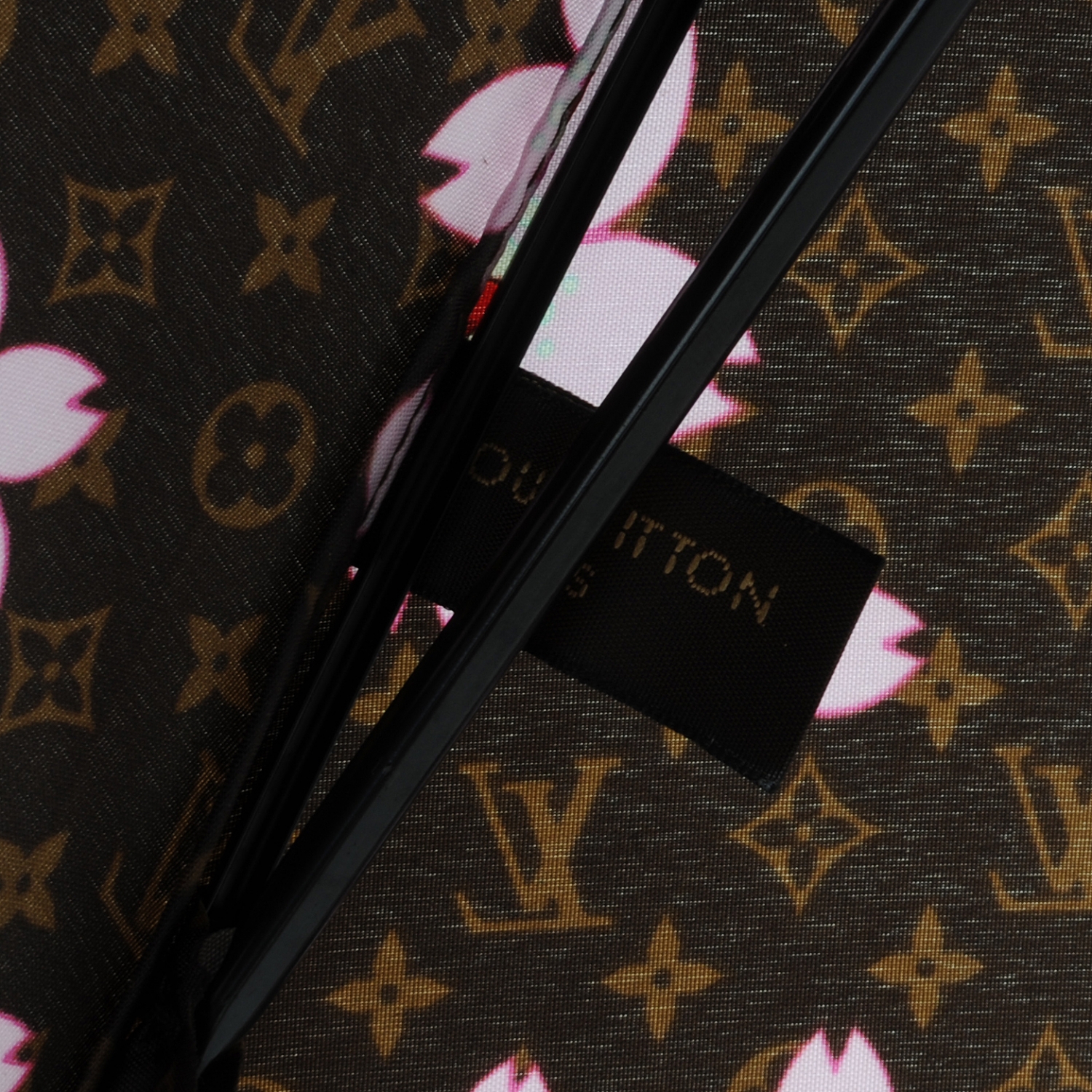 【華やかさをプラス♪】Louis Vuitton ブローチ パール リバー ルイ・ヴィトン25年夏アクセサリー、モノグラム・フラワー