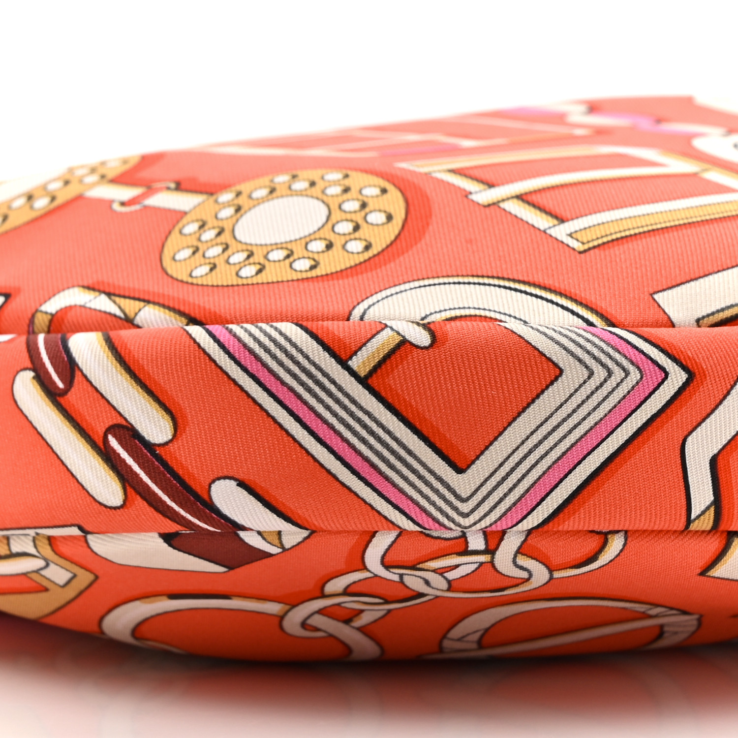 【Orange Poppy / Gold】HERMES Sursoie To Go バッグ HERMES Silk Sursoie To Go Pouch Orange Poppy Naturel Sable