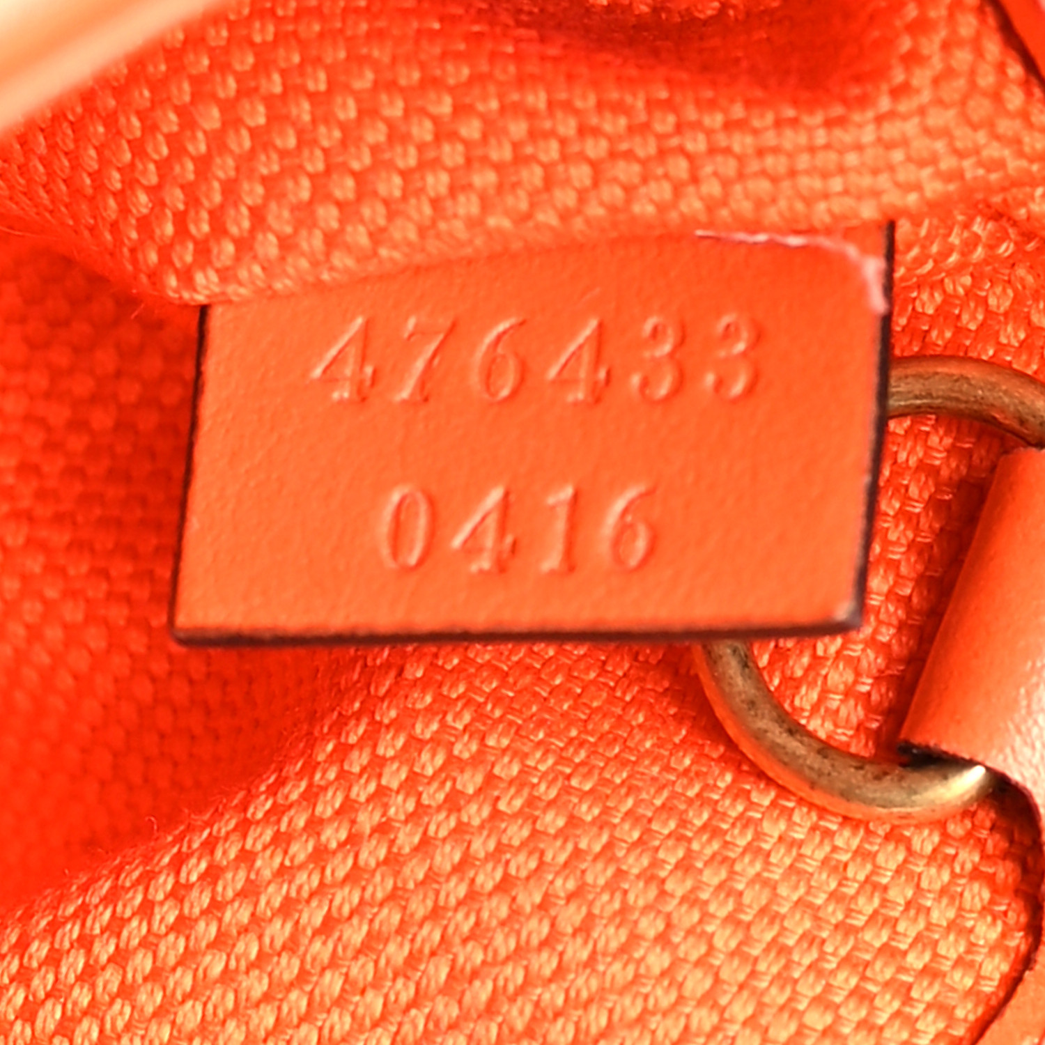 ショルダーバッグ・ポシェット Marmont Super Mini Shearling Bag in Orange Gucci Marmont Super Mini Shearling Bag in Orange - Runway
