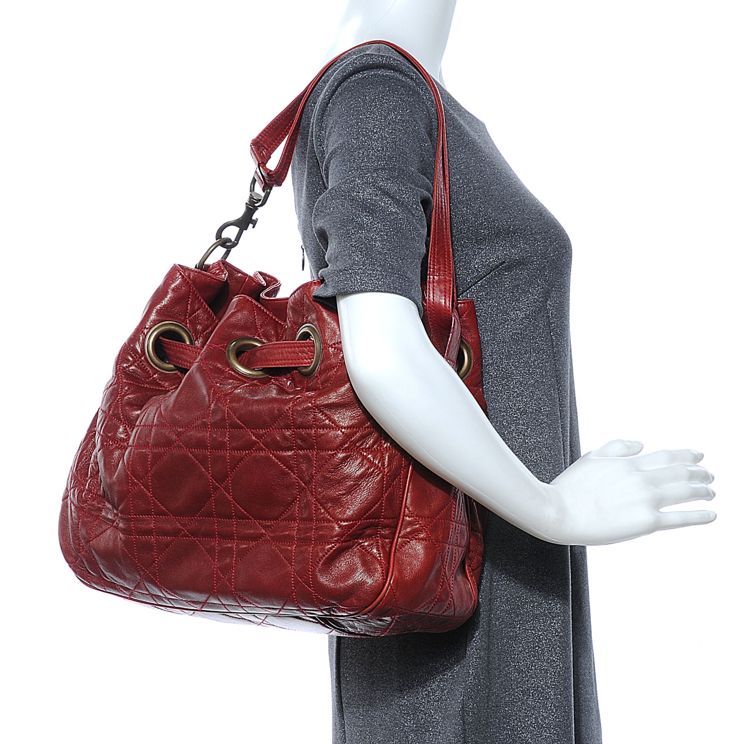 CHRISTIAN DIOR Calfskin Cannage Drawstring Bag Red 53474
