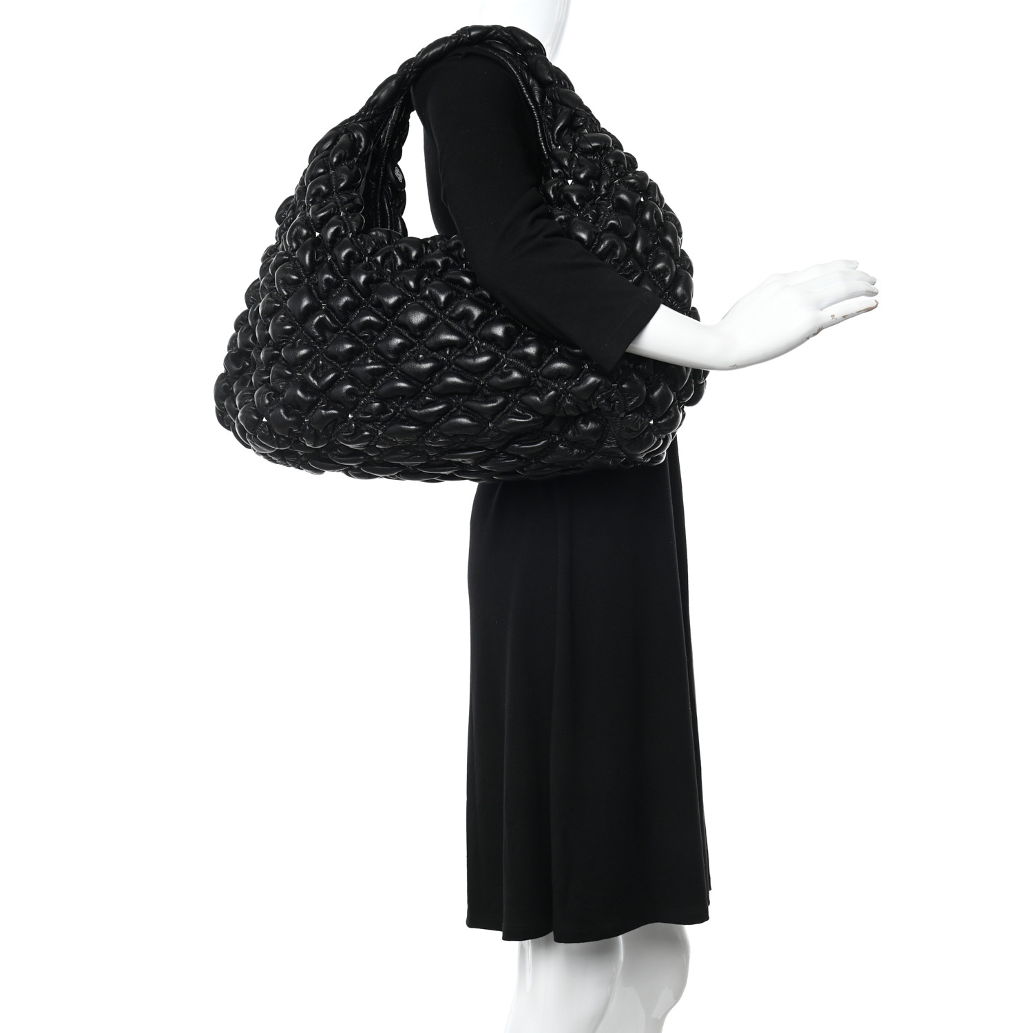 【関税&送料込】Valentino Garavani Nappa Large Hobo Bag Valentino Garavani Nappa Large Hobo Bag (VALENTINO