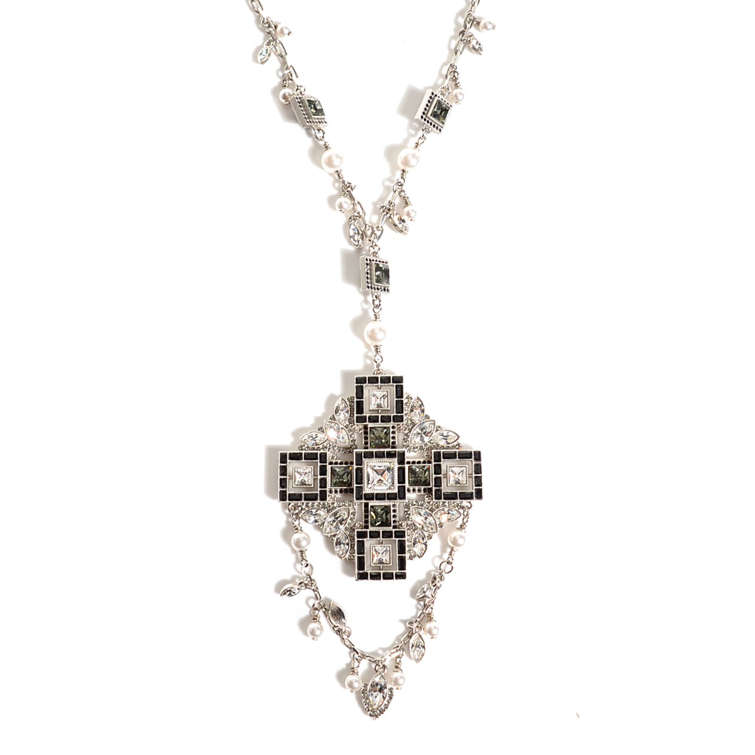 Pearl Mix Malti Chain Necklace （Silver） Pearl Mix Malti Chain Necklace （Silver） Chanel Pearl Multi