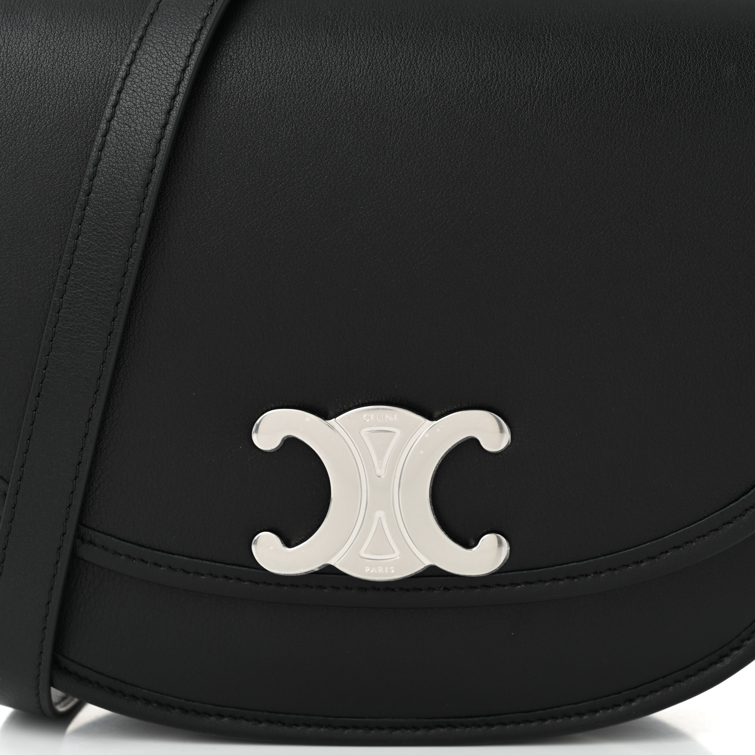 ショルダーバッグ CELINE SMALL BESACE STRAP TRIOMPHE IN SUPPLE CALFSKIN 117883GAO.38SI_3_FW24_P1_M_V2.jpg