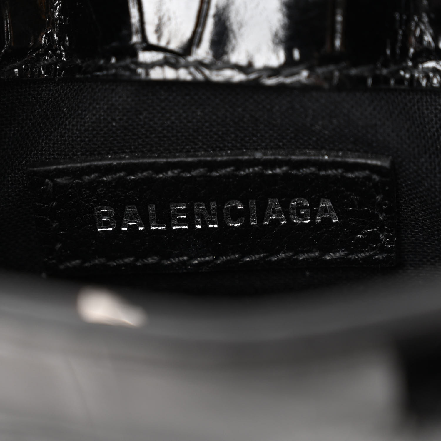 BALENCIAGA ロゴプリント ブラックポーチ Balenciaga All Over Logo Print - Spotted Fashion