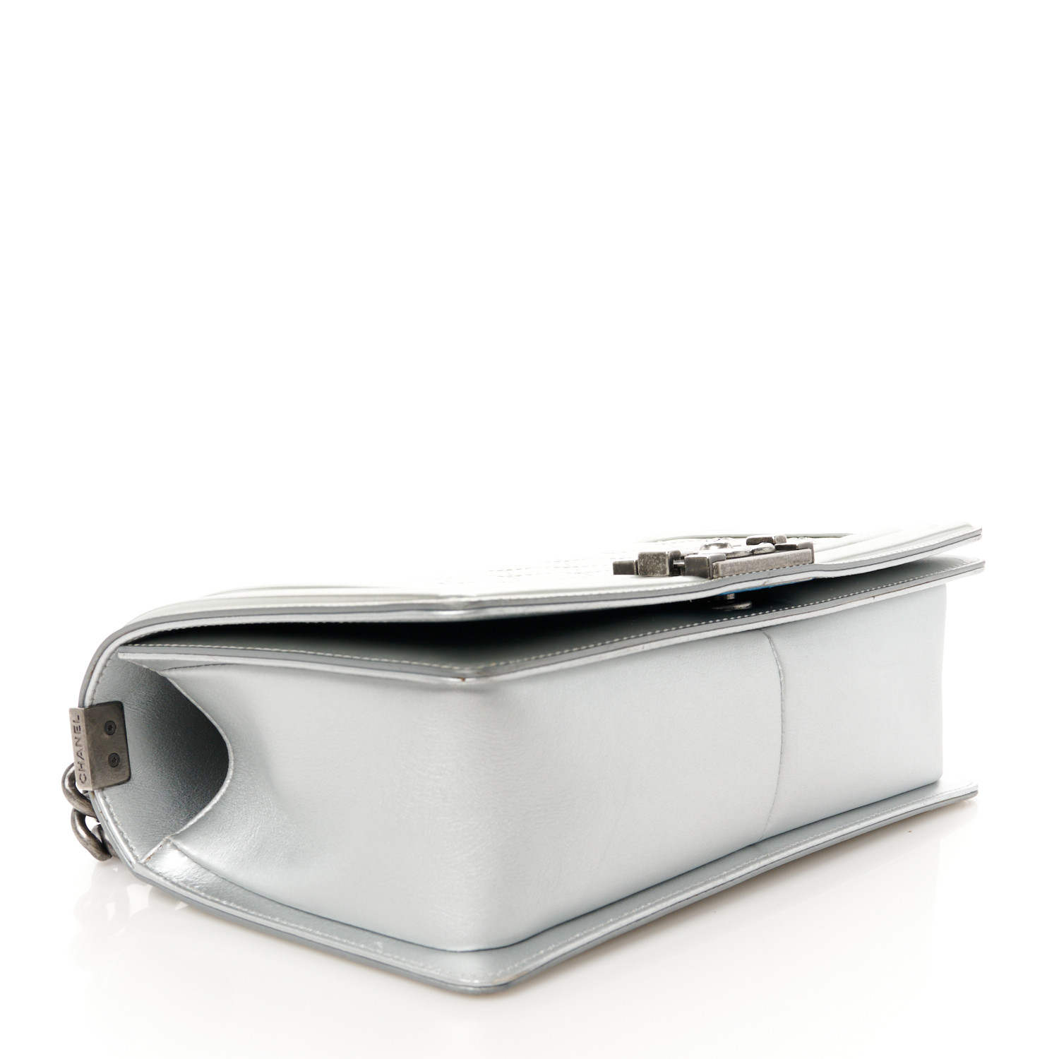 96 値下げ可能！！ LIC SILVER BAG 2928B Chanel Clutch Lamb Silver | SACLÀB