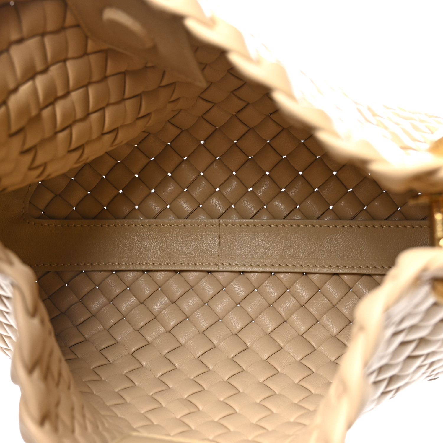 BOTTEGA VENETA ◆Clicker スモールショルダーバッグ ☆イントレ BOTTEGA VENETA ◇Clicker スモールショルダーバッグ ☆イントレ