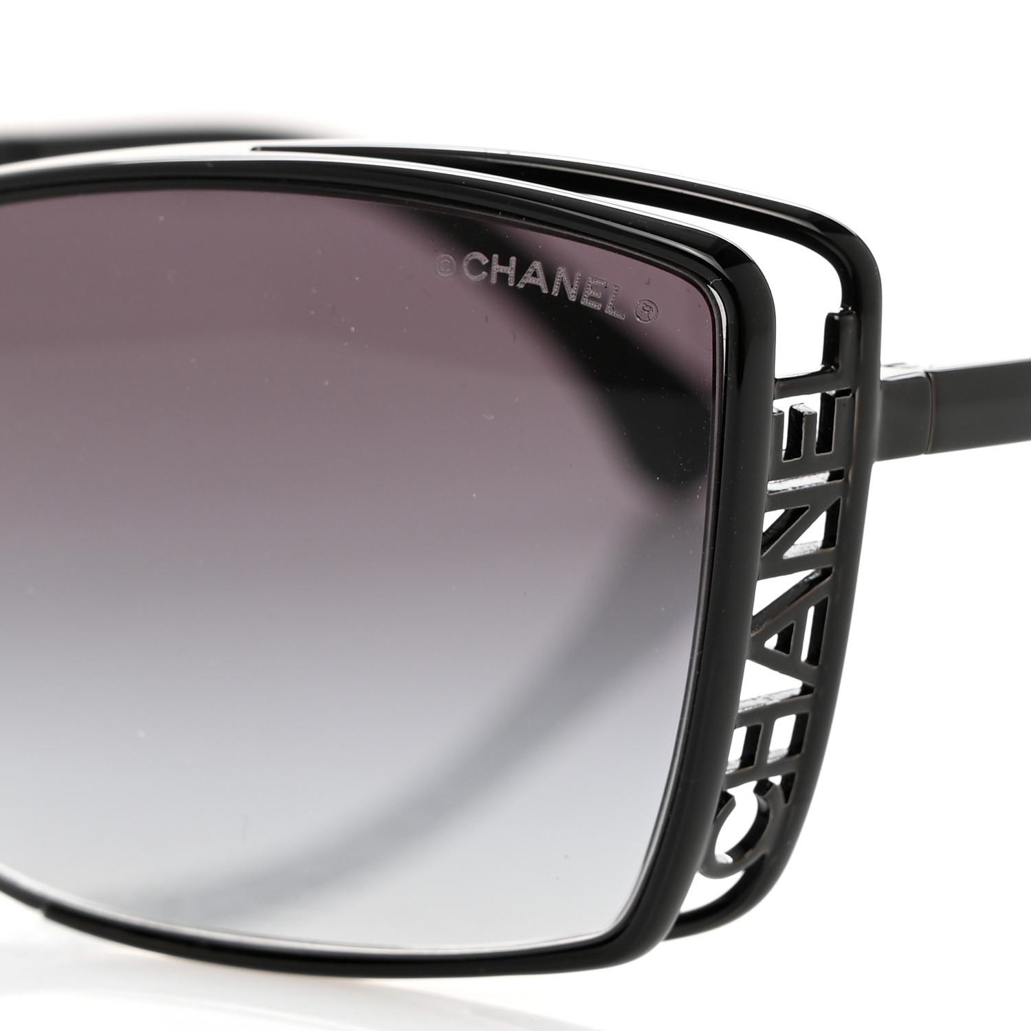 CHANELメタリ CHANEL Metal Logo Sunglasses 71542 Black 1486916 | FASHIONPHILE