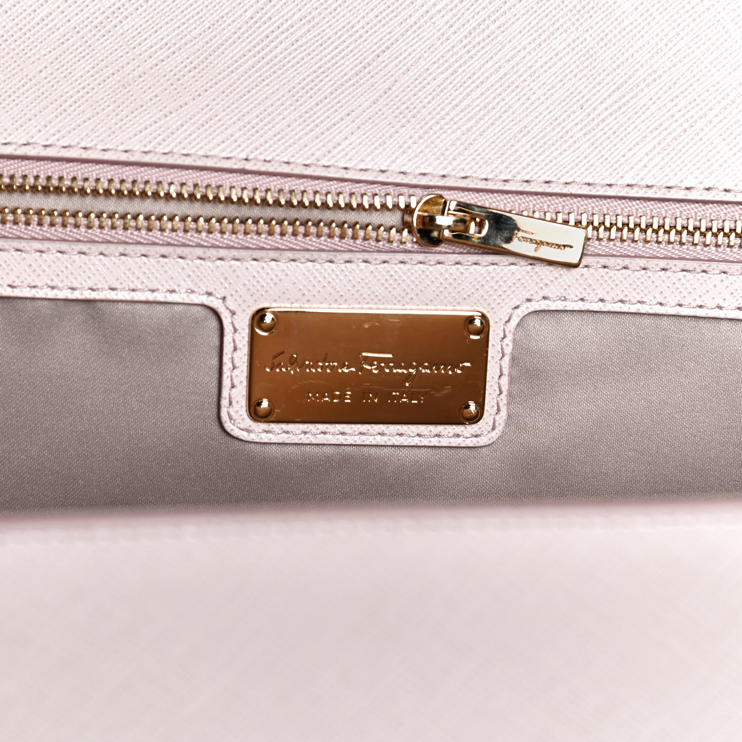 FERRAGAMO - GINNY クロスボディ ーMACARON Salvatore Ferragamo Macaron Saffiano Printed Calfskin