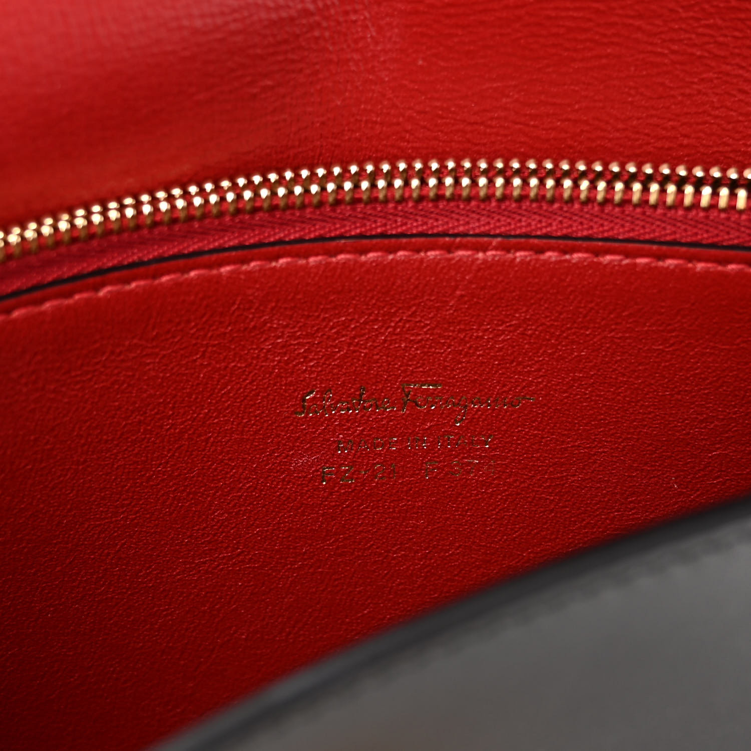 [Salvatore Ferragamo] ラップコート 780948_02_cart_r20.jpg