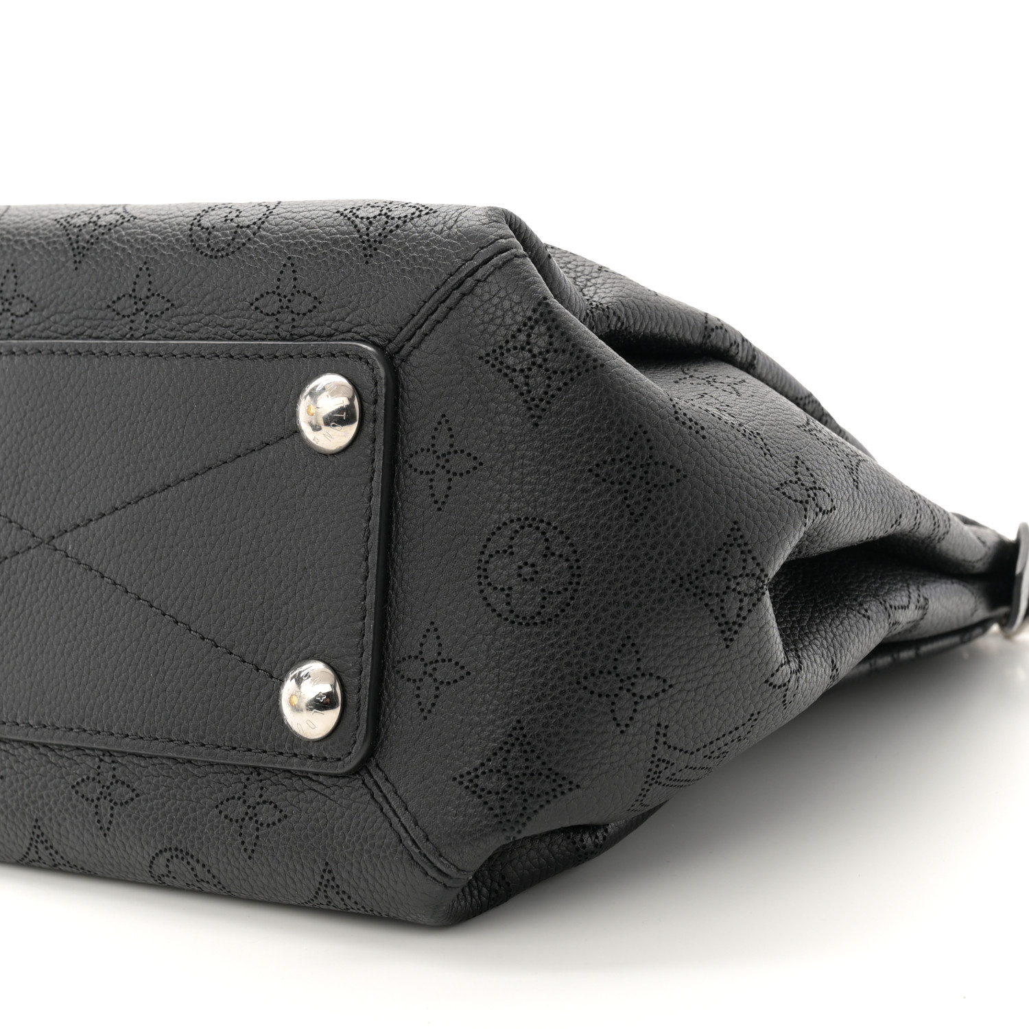 LOUIS VUITTON マヒナ ポンチョ FMC018 Louis Vuitton Black Monogram Mahina Boundless | myGemma
