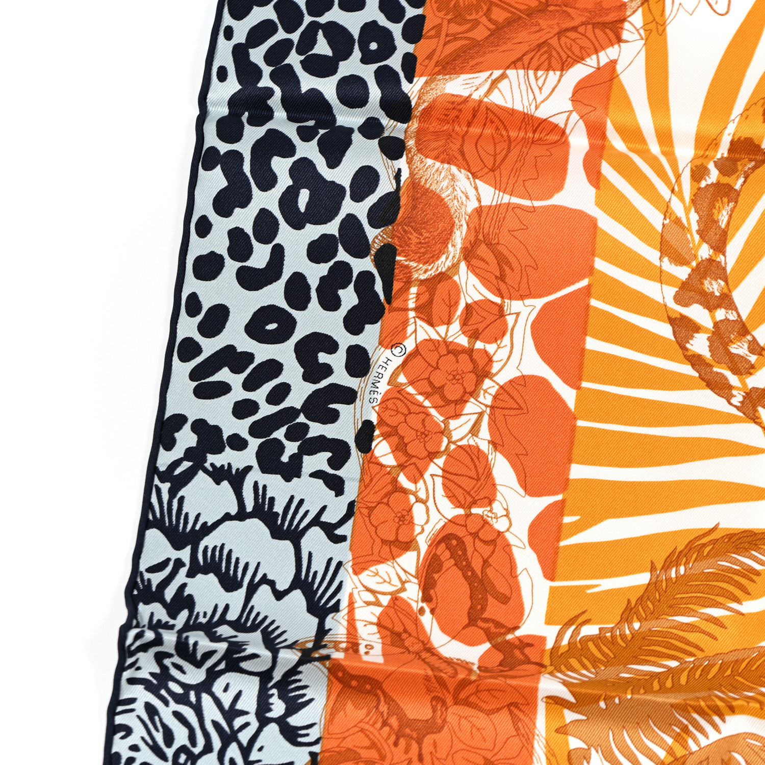HERMES 新作 洗練スカーフ カレ70 シルク Jungle Love au Tampon ab0da11fa98ab069e7cb8f2aa5995e