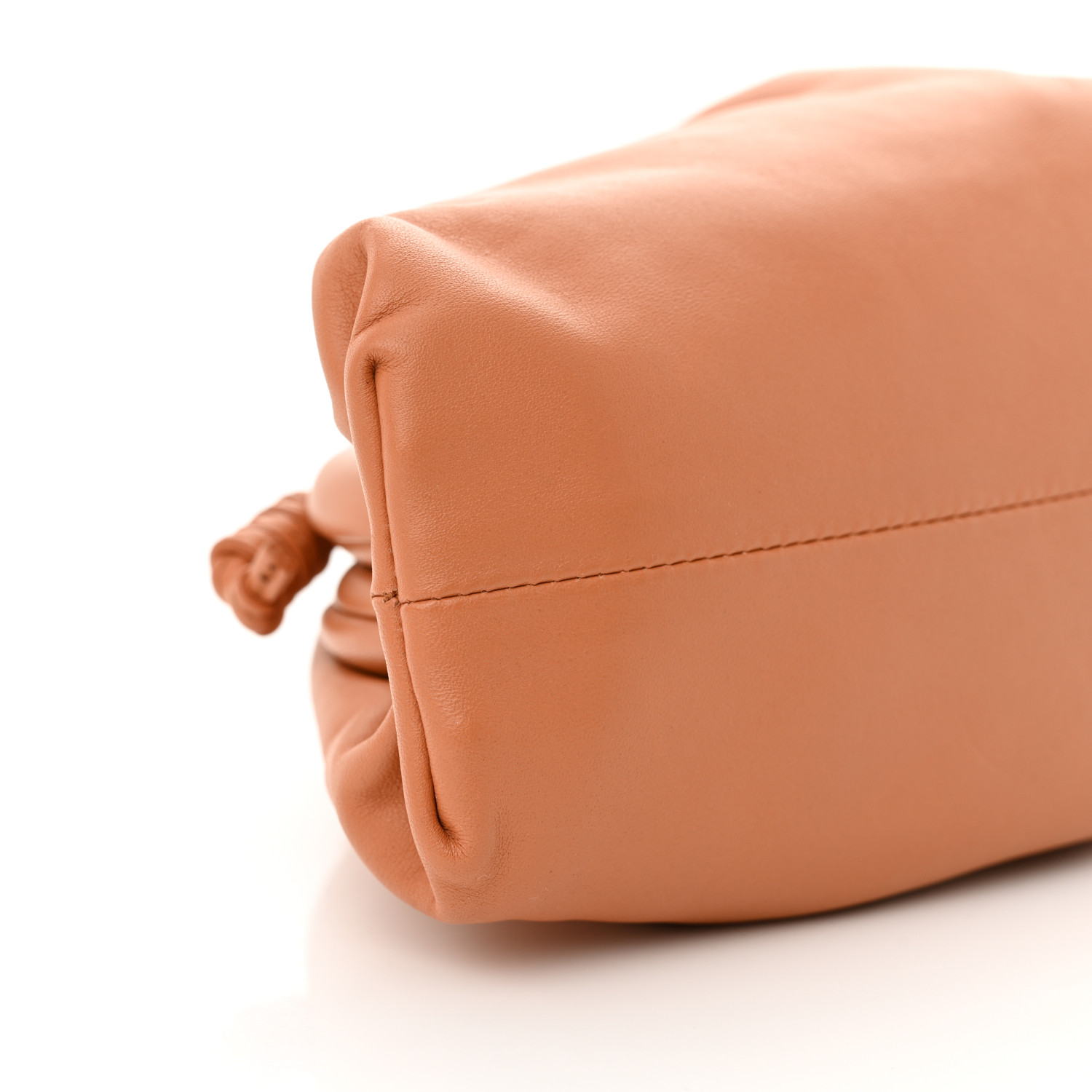 BOTTEGA /レザー /クラッチバッグ/clay Bottega Veneta - The Pouch Clay Leather Large Clutch