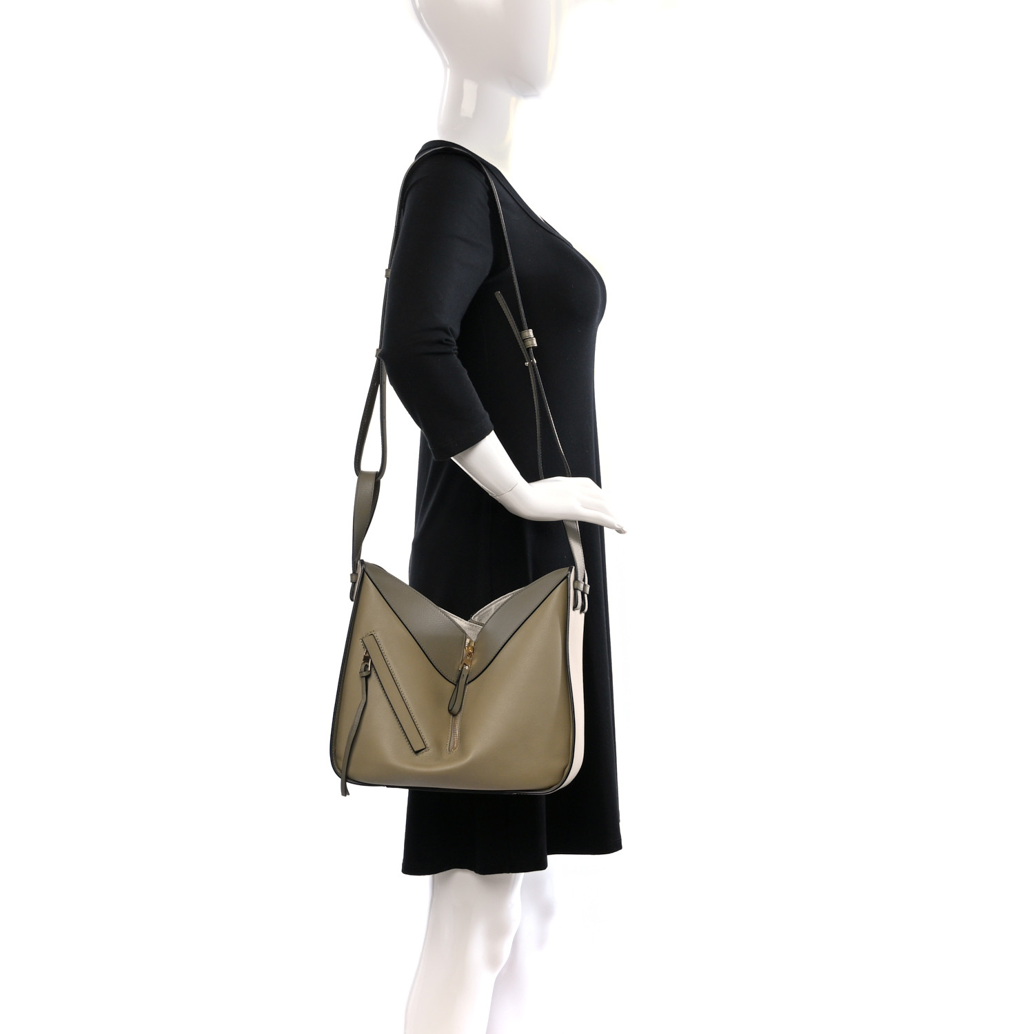 ☆LOEWE☆HAMMOCK S 2wayバッグ CLAY GREEN DUSTY BEIGE♪ LOEWE Calfskin Small Hammock Shoulder Bag Clay Green Dusty