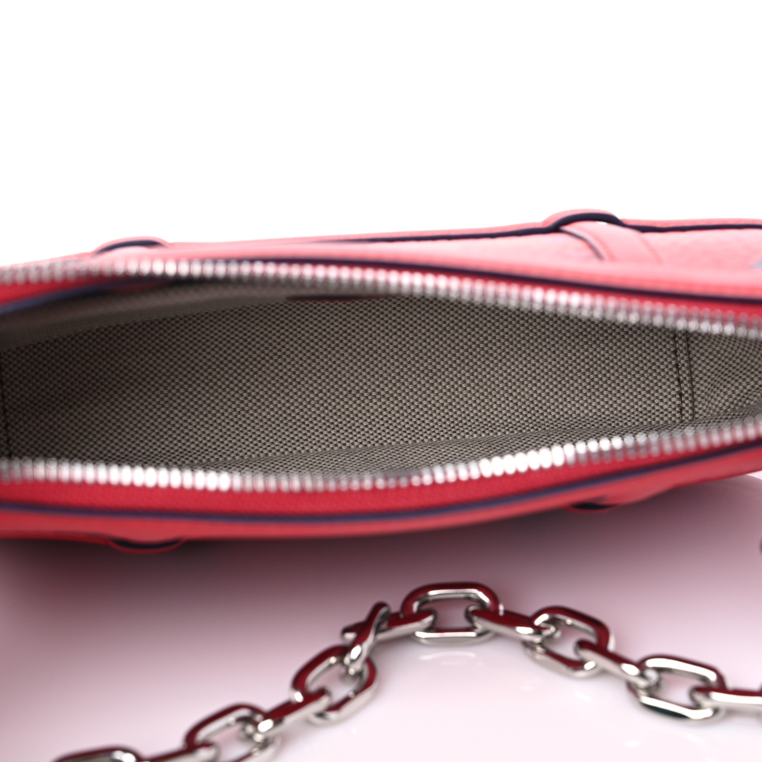 バッグ MCM Visetos Mini Aren Chain Candy Red 2cf14bc9d7534e2aceeeb167fda269