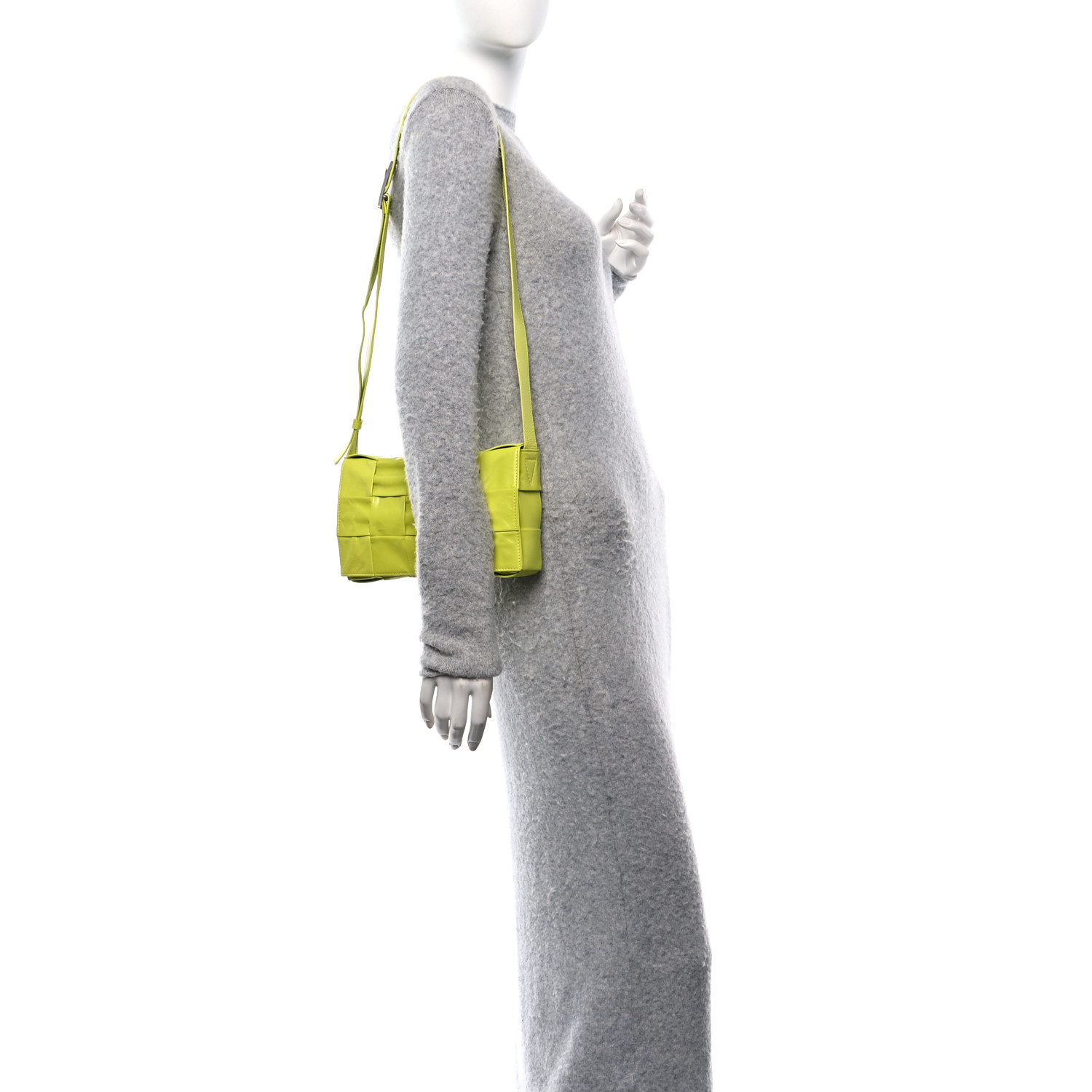 BOTTEGA VENETA Paper Calfskin Maxi Intreccio Small Cassette