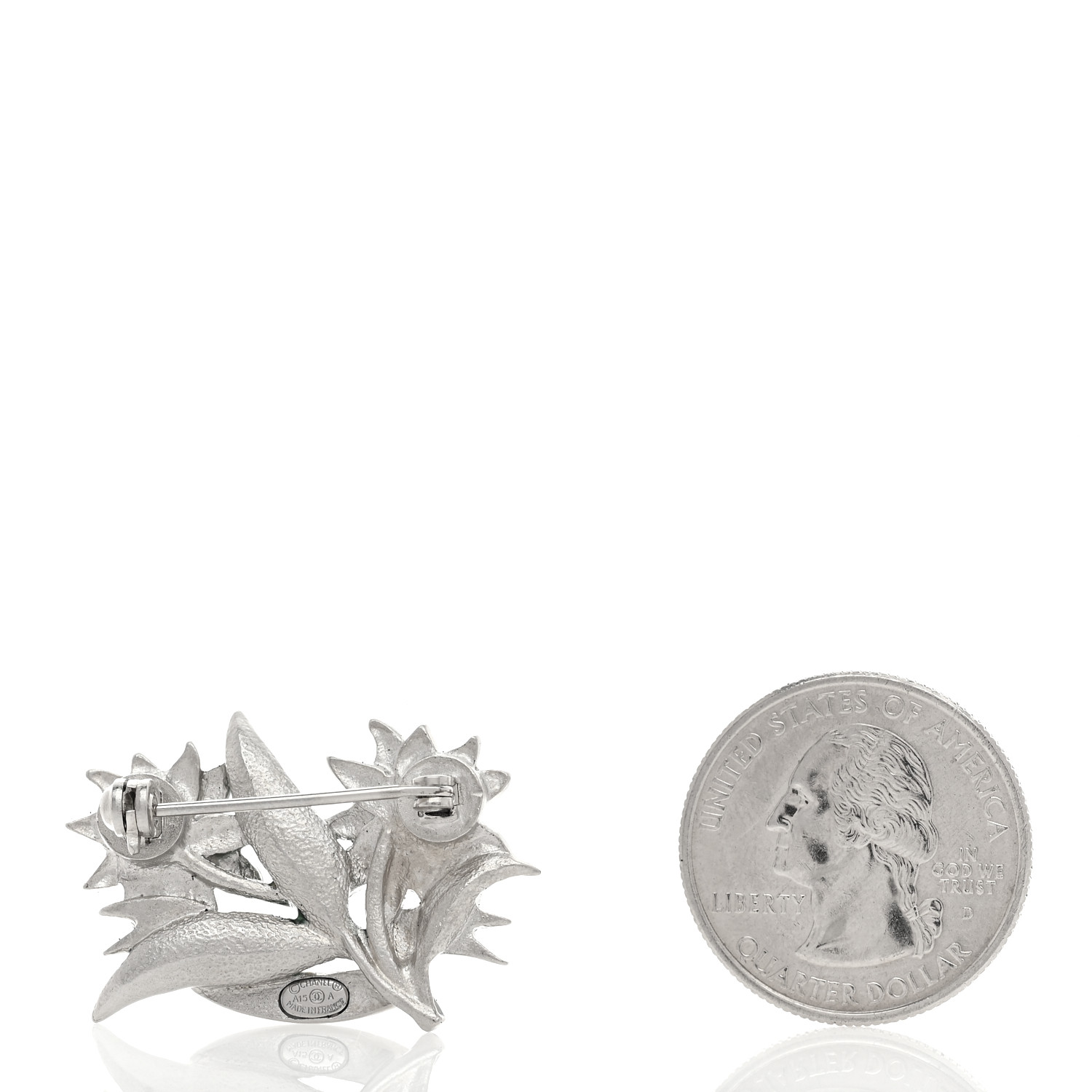 【CHANEL】ENAMEL FLORAL BROOCH エナメル フローラル ブローチ CHANEL Metal Resin Flower Brooch White 1678218 | FASHIONPHILE