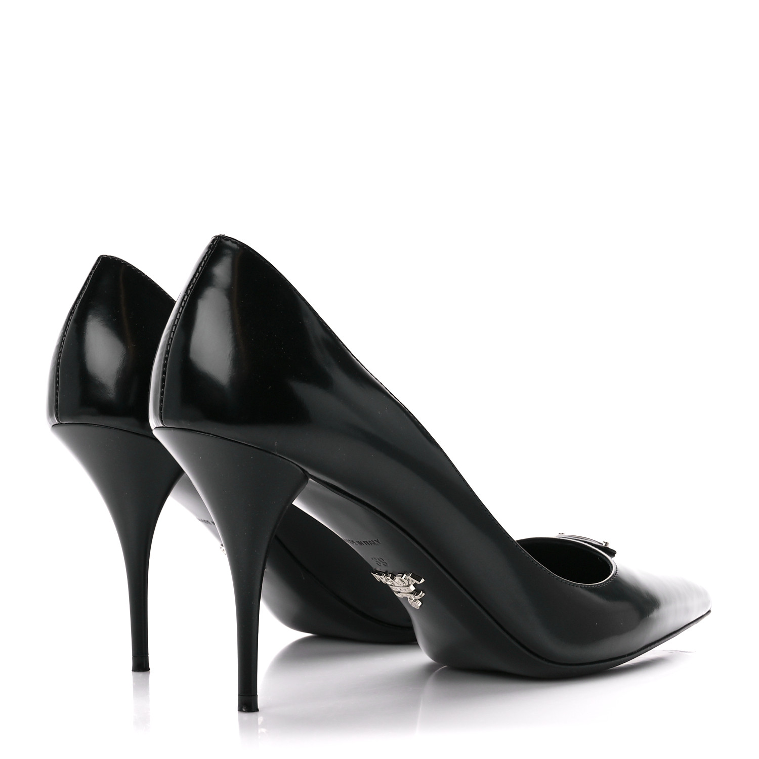 PRADA ロコ エンホス シッフアッフ ミティアム トトハック Prada Calfskin Logo Slip-On Loafers | Neiman Marcus
