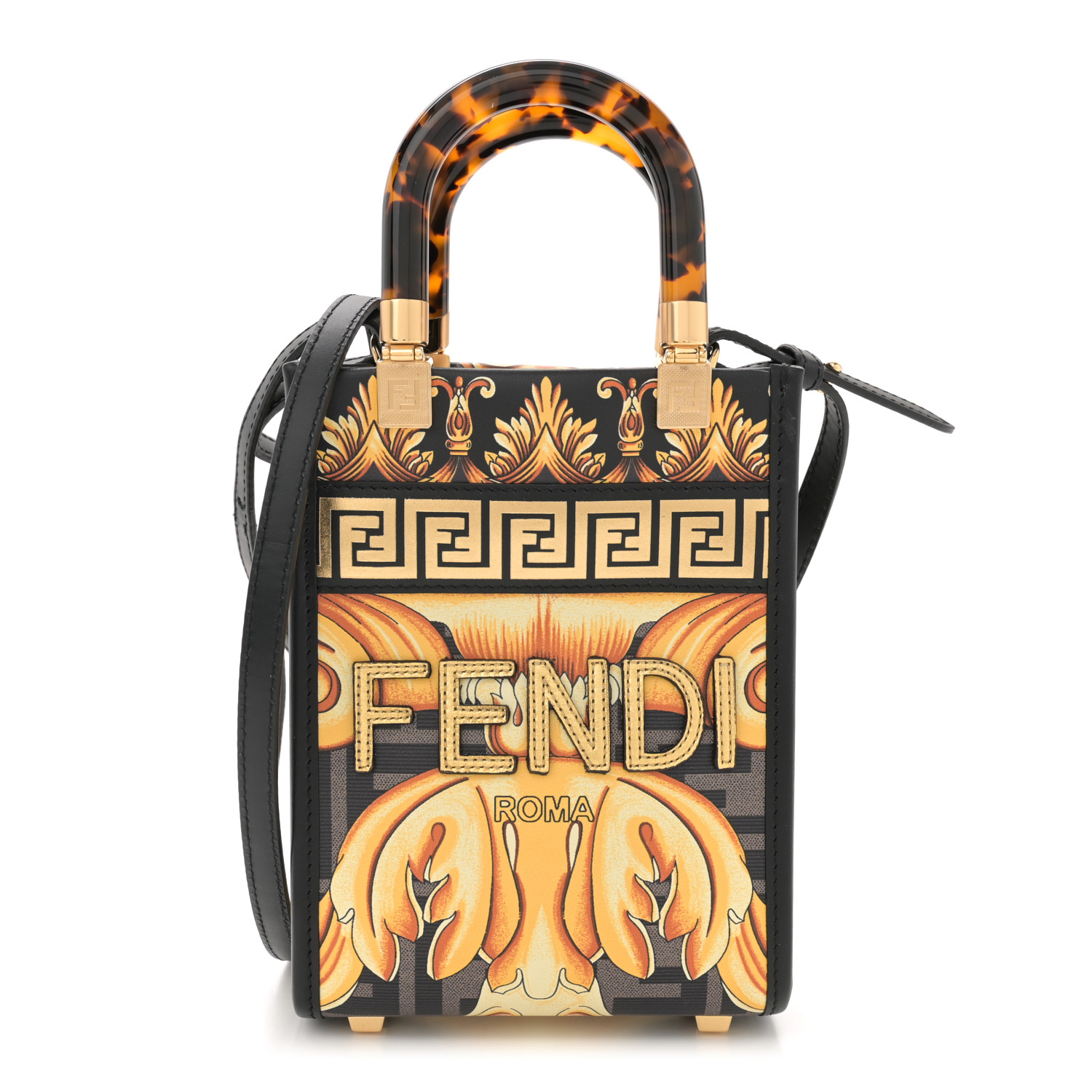 MIE FENDACE FENDI VERSACE ピアス ラージ MIE 様専用FENDACE FENDI VERSACE ピアス ラージ - メルカリ
