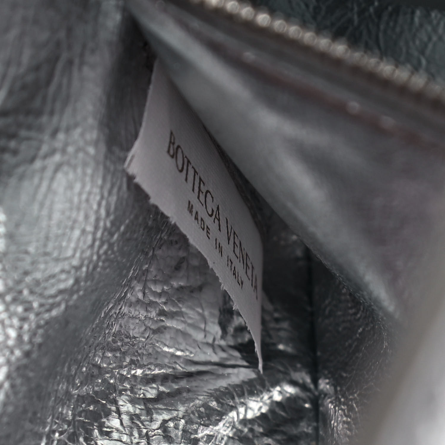 BOTTEGA VENETA Metallic Lambskin Maxi Intrecciato Cassette