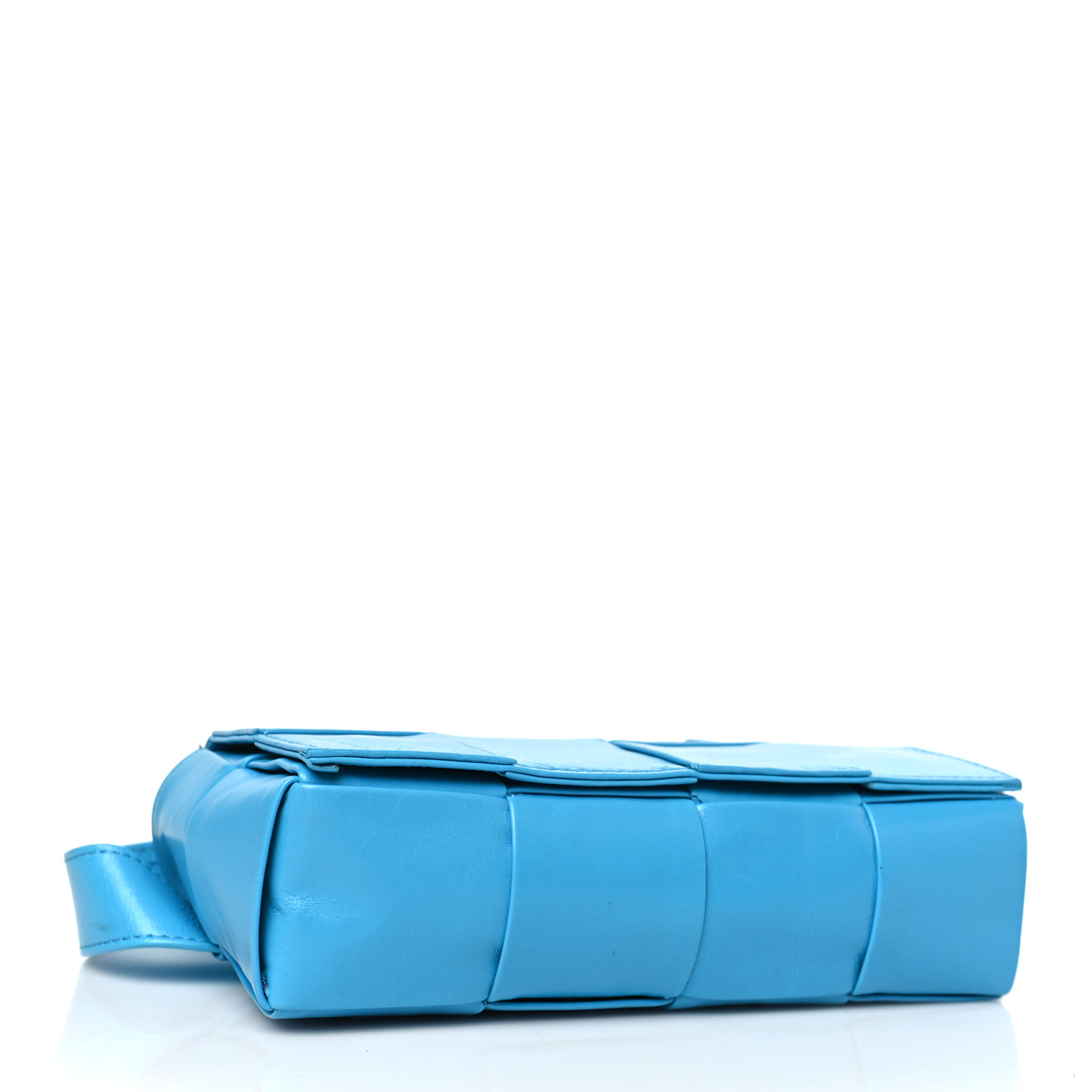 【BOTTEGA VENETA】Cassette Bag Pool BOTTEGA VENETA Paper Calfskin Intrecciato Cassette Belt Bag