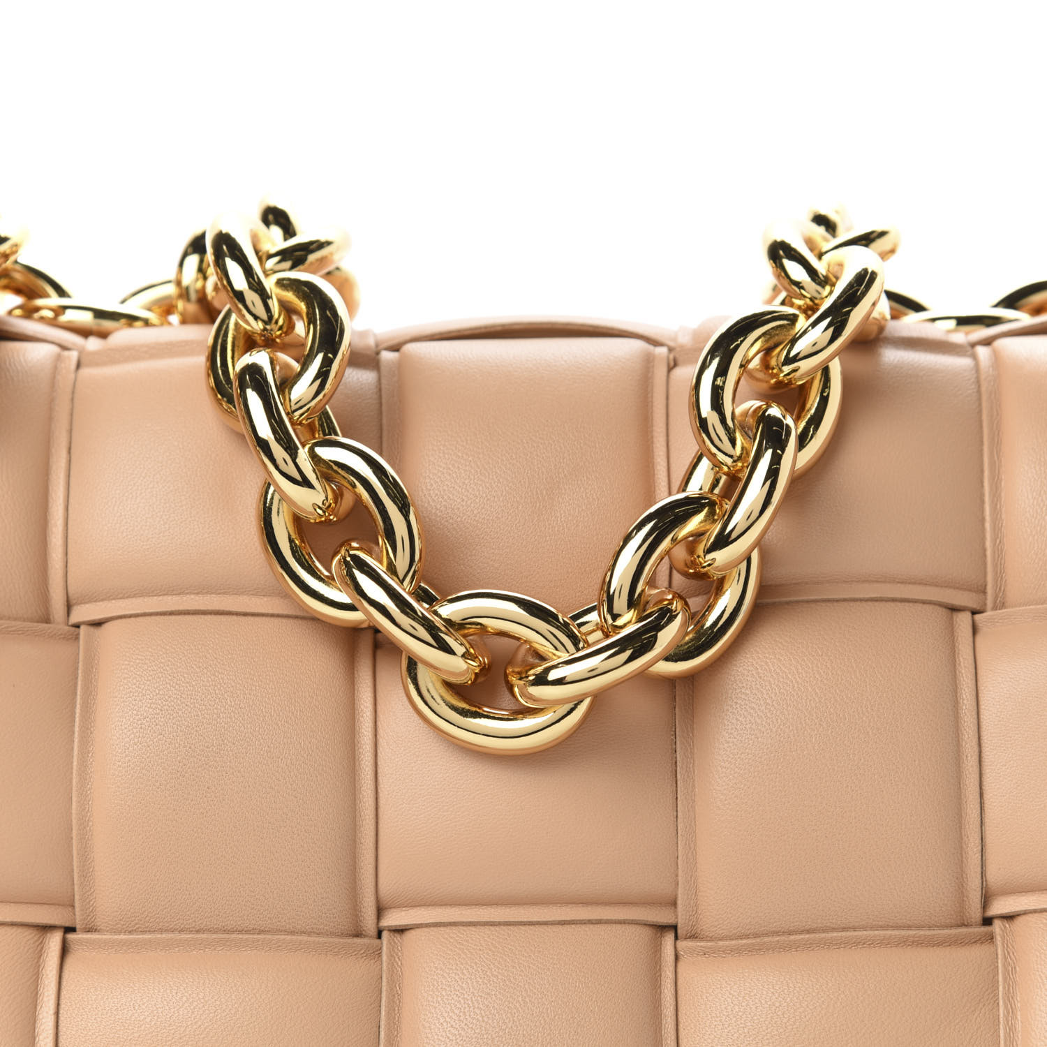 【BOTTEGA VENETA】Lambskin Leather Cassette Bag Almond Bottega Veneta The Chain Cassette Padded Almond Gold Leather