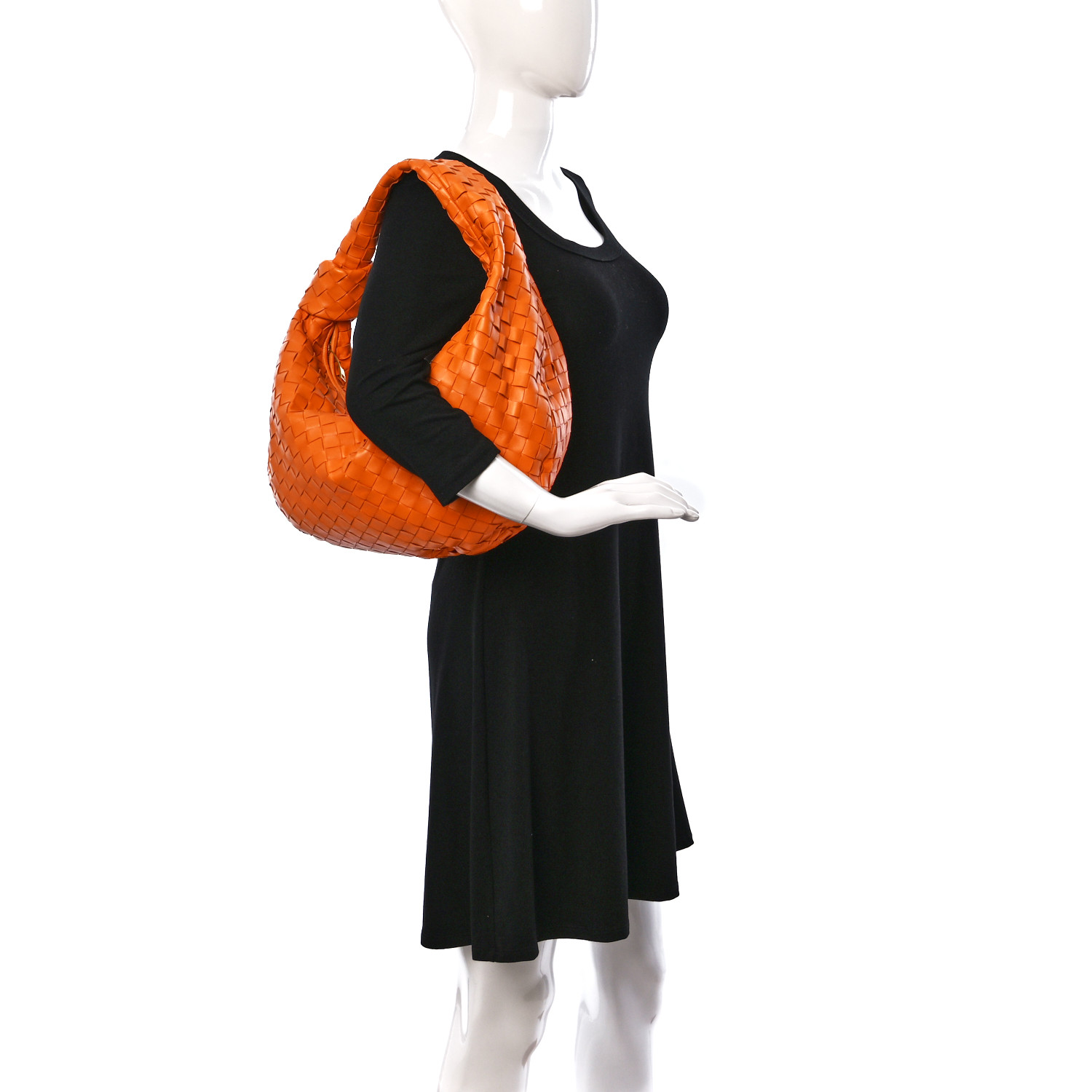 スパッツ・レギンス BOTTEGA VENETA JODIE Bottega Veneta® Small Jodie in Black. Shop online now.