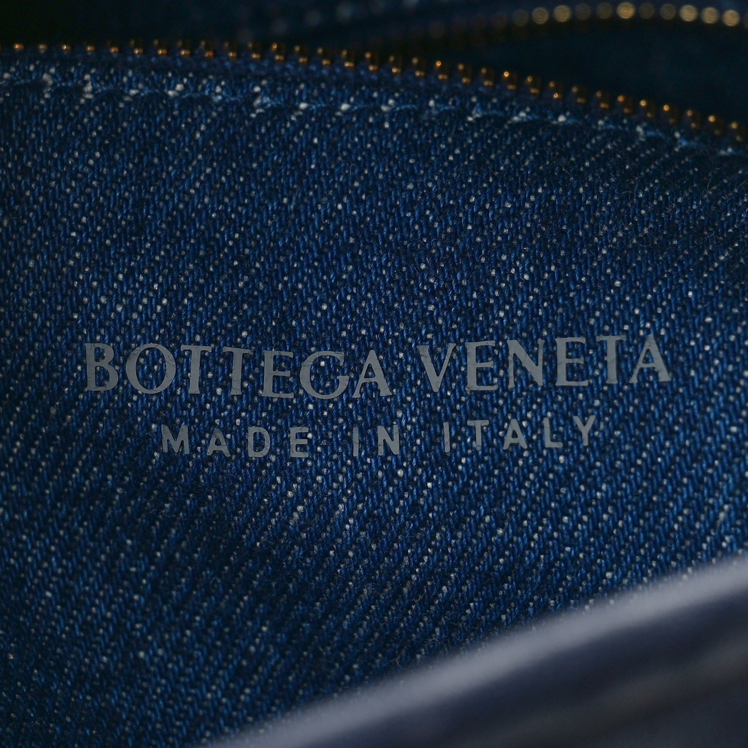 24SS【BOTTEGA VENETA】スモール ホップ カーフレザー デニム 24SS【BOTTEGA VENETA】スモール ホップ カーフレザー デニム