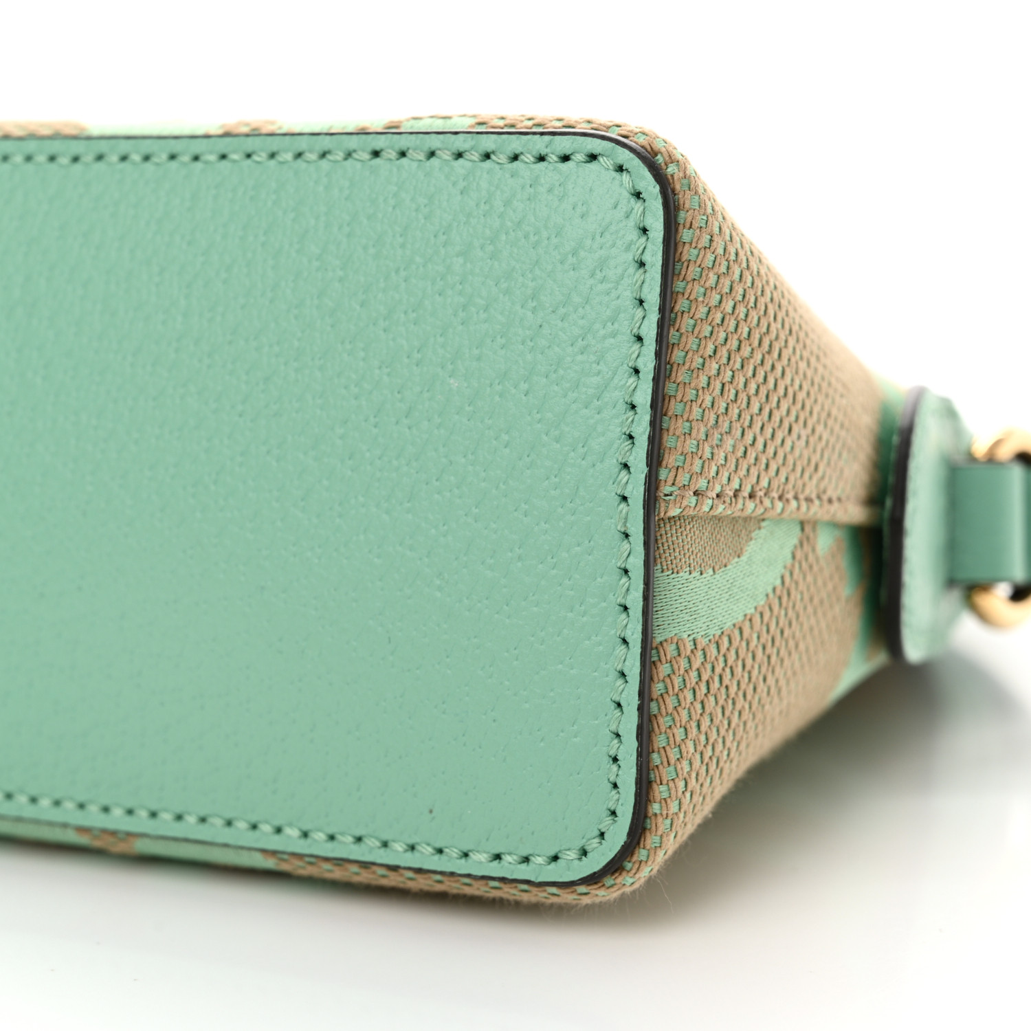 mint❁MINTGREEN　　GUCCI ベージュ GGパターン ポーチ GUCCI Monogram Jumbo GG Textured Dollar Calfskin Small