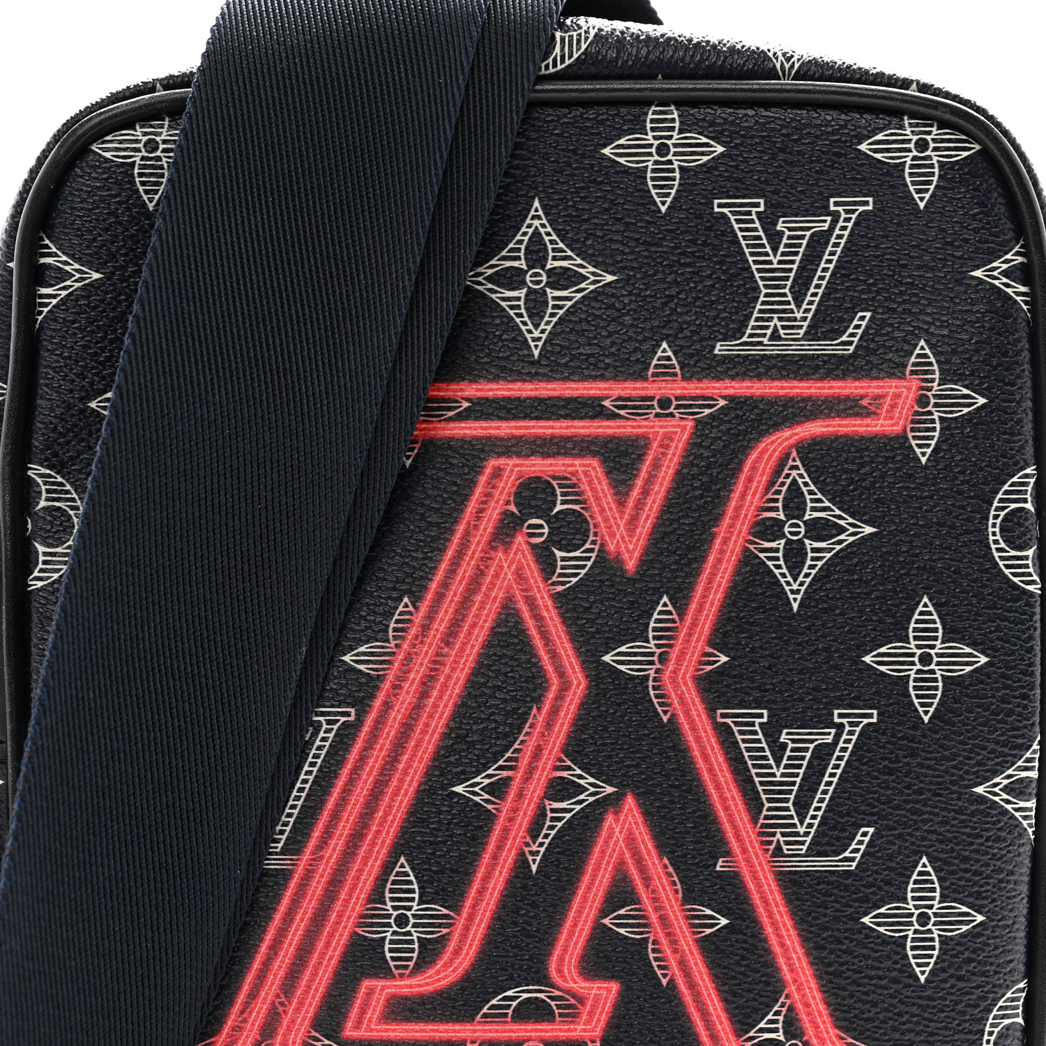 使い勝手の良い♪【LOUIS VUITTON】Danube Upside Down Ink PM Authentic Louis Vuitton Danube PM Upside Down Ink Shoulder